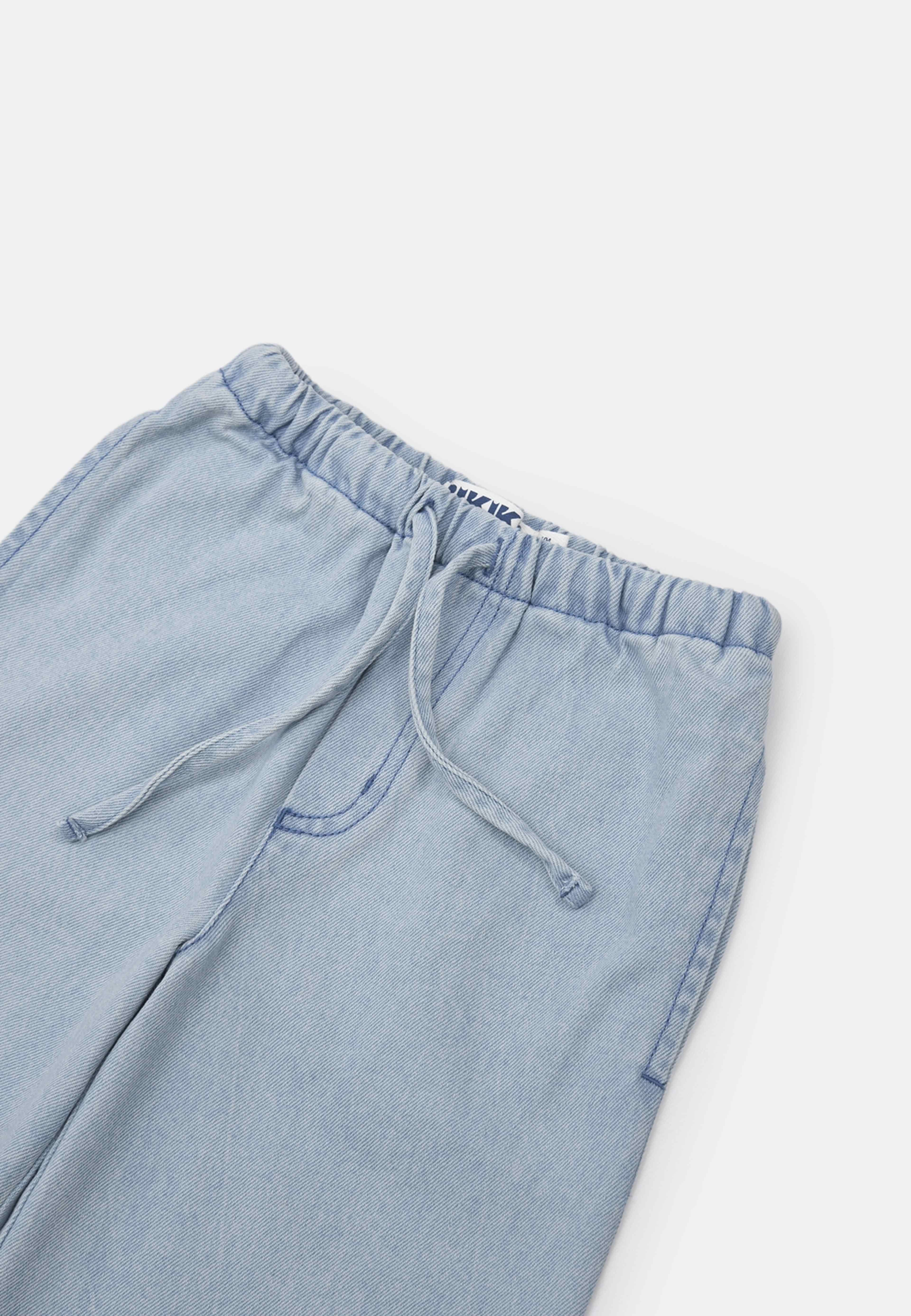 Vida pull-on denimbyxor VINNIE, från RIKIKI, i färgen Blue. Klicka för att öppna bilden i stort format