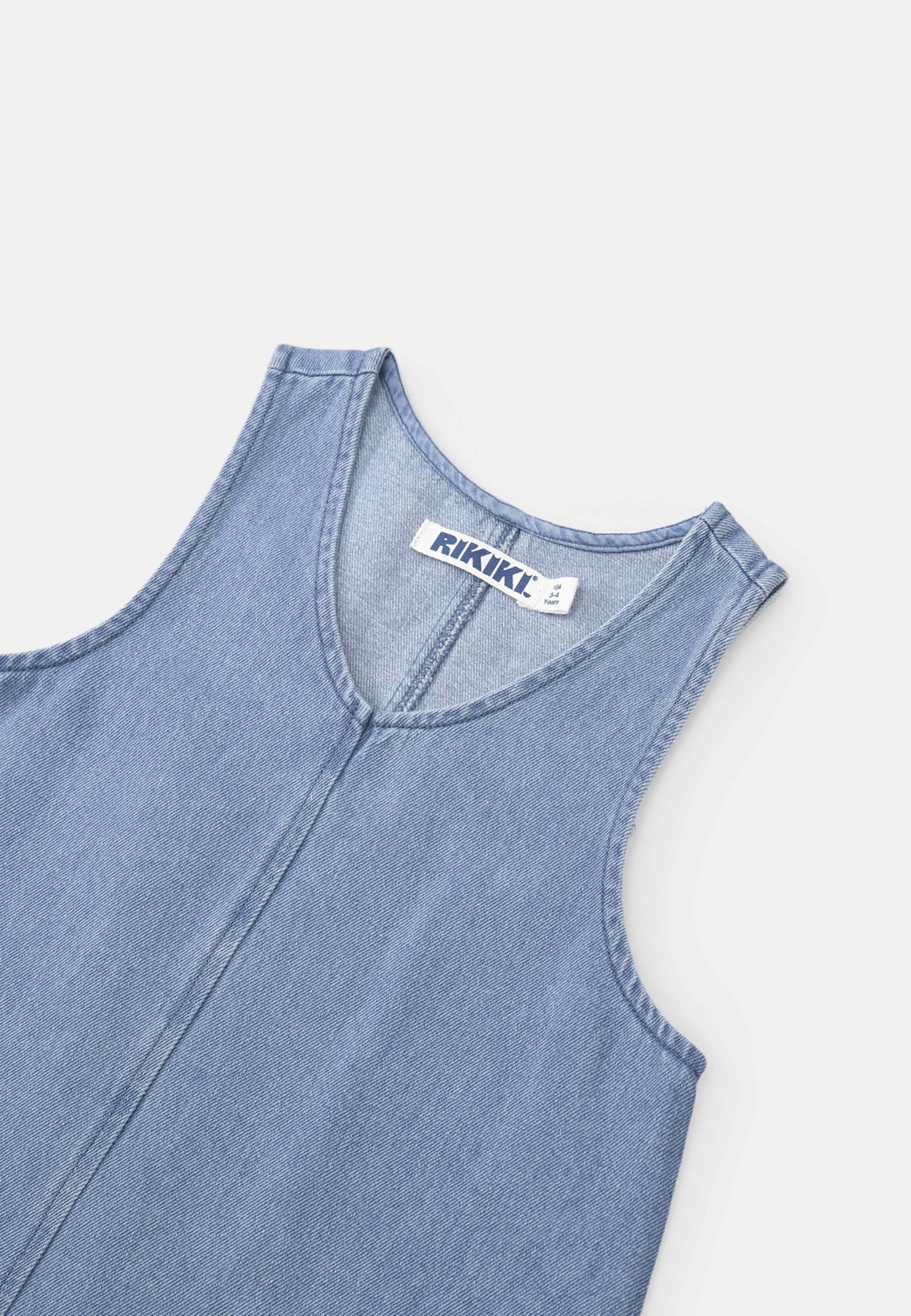 Denimklänning LINN, från RIKIKI, i färgen Blue. Klicka för att öppna bilden i stort format