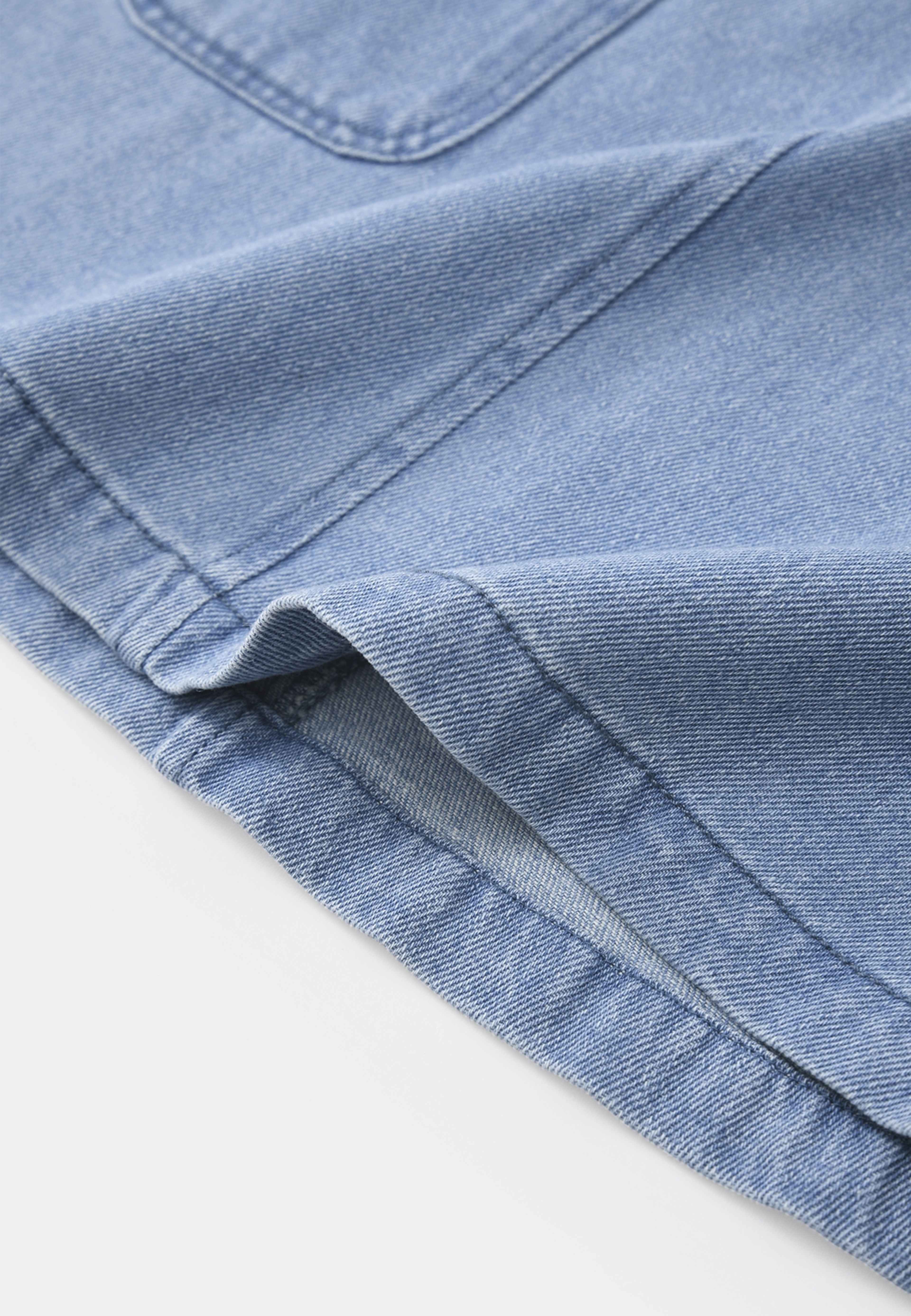 Denimklänning LINN, från RIKIKI, i färgen Blue. Klicka för att öppna bilden i stort format