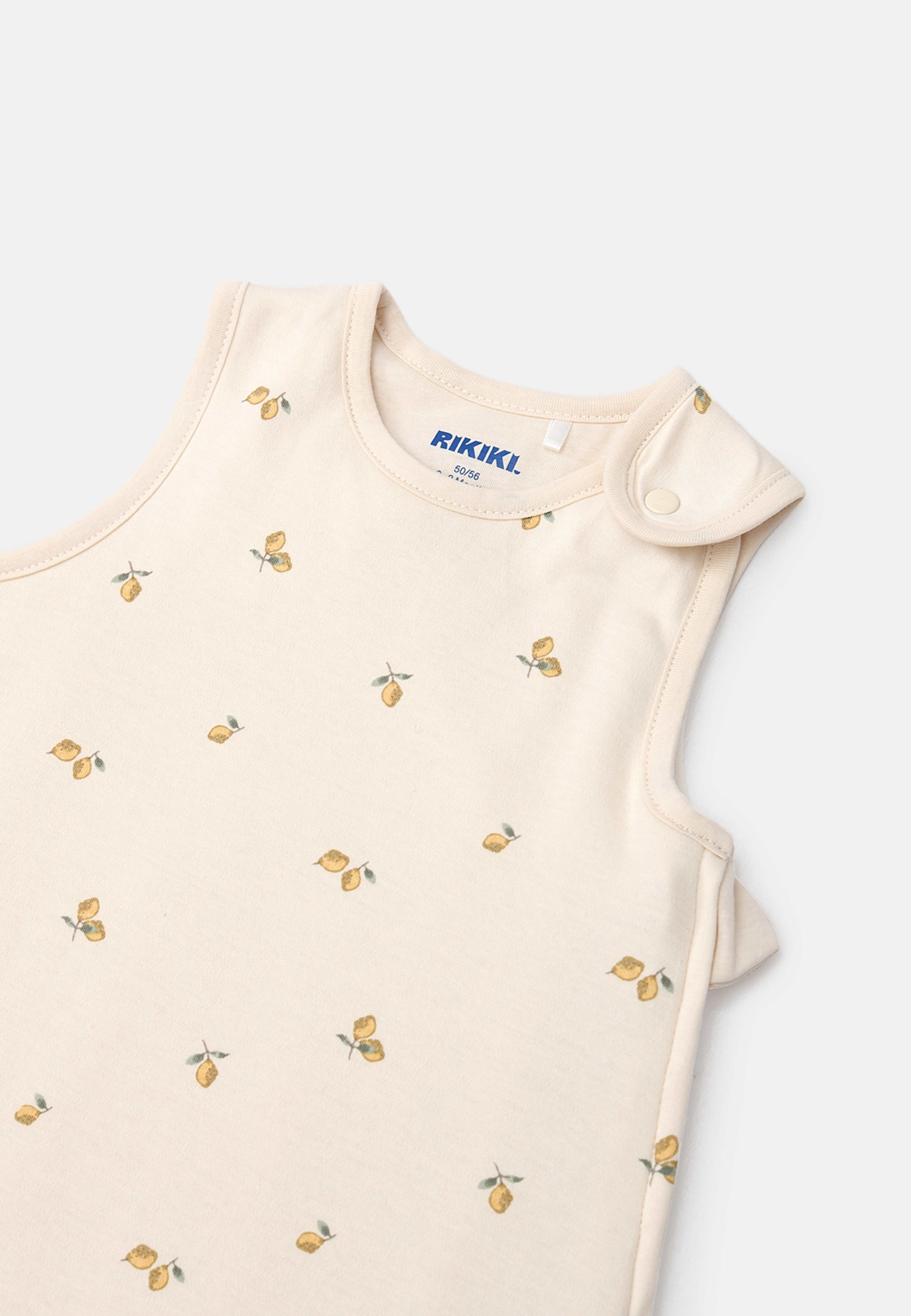 Vadderad sovpåse BON, från RIKIKI, i färgen Lemon. Klicka för att öppna bilden i stort format