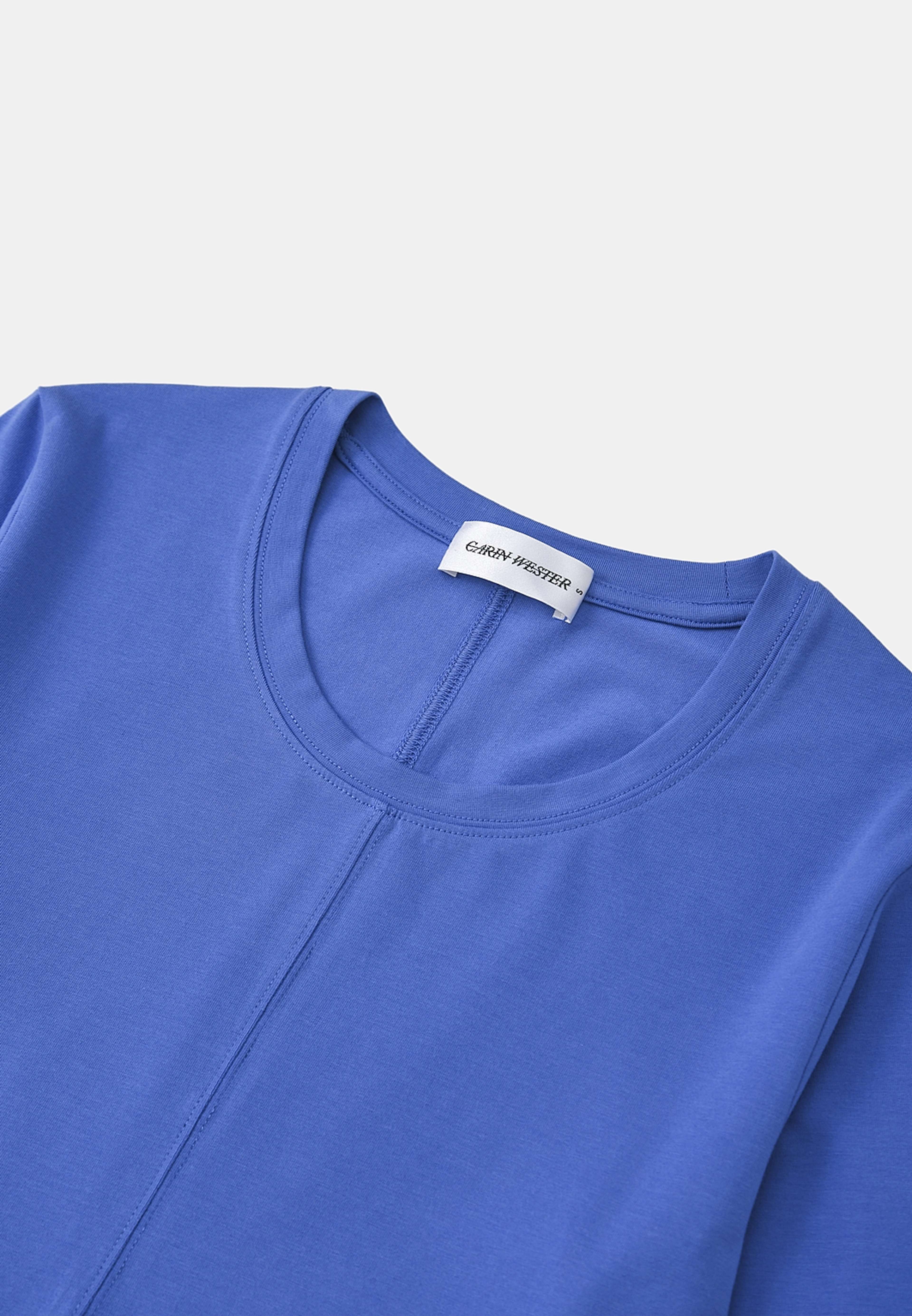 Topp i tencelmix IVONA, från Carin Wester, i färgen Bright Blue. Klicka för att öppna bilden i stort format