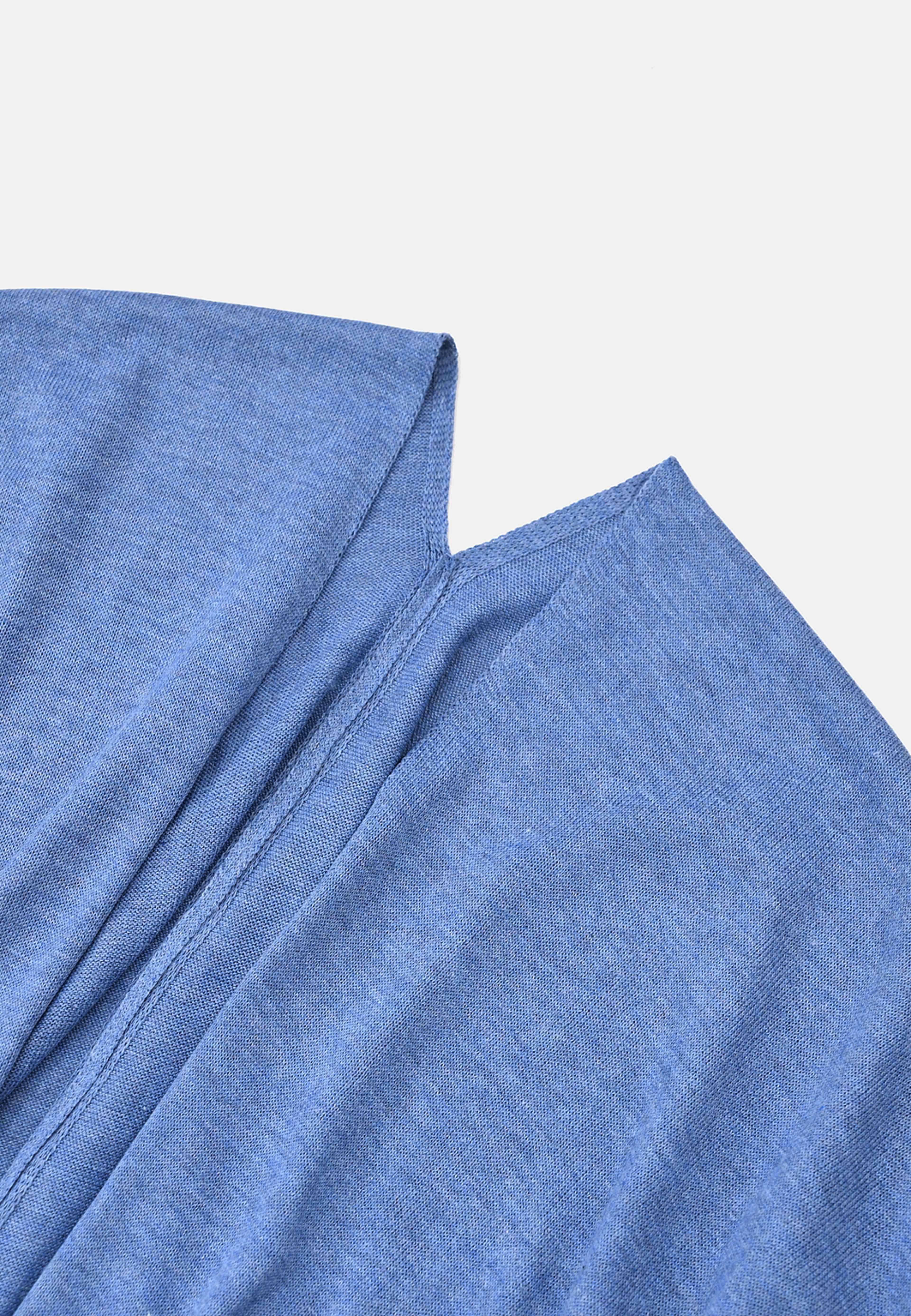 Poncho REGINA, från Å WOMAN, i färgen Blue. Klicka för att öppna bilden i stort format