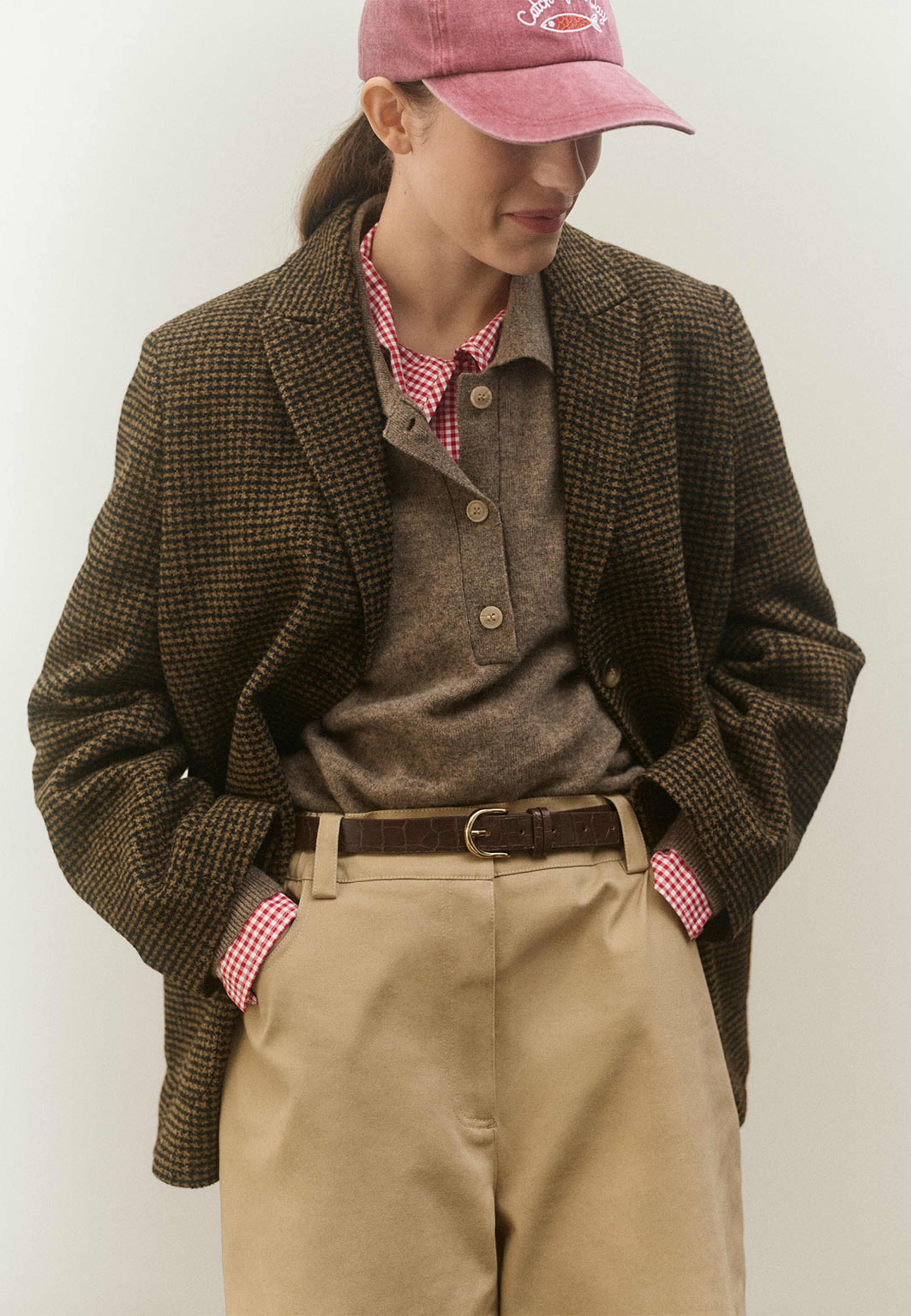 Blus AMELIE, från Carin Wester, i färgen Red Check. Klicka för att öppna bilden i stort format