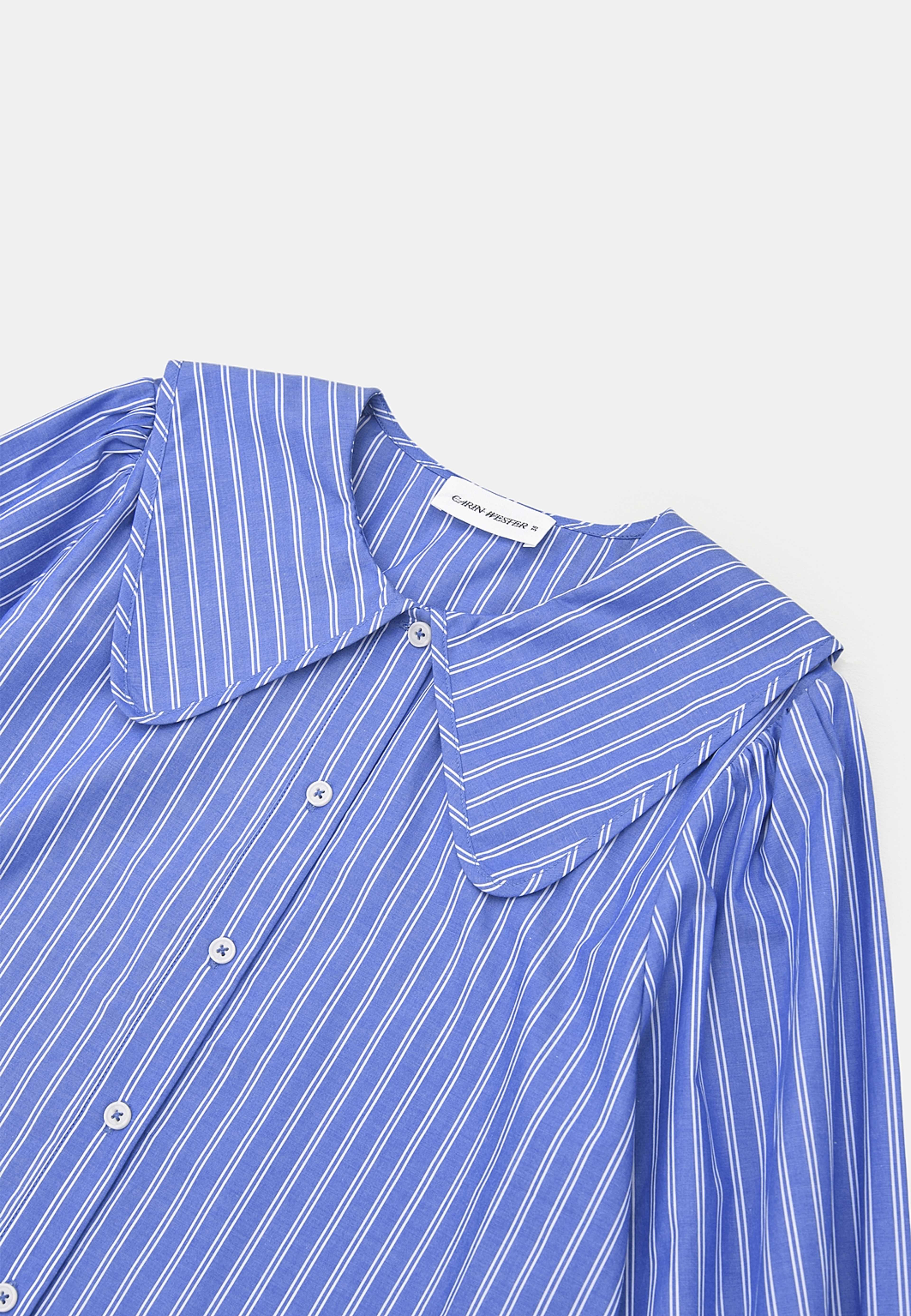 Blus AMELIE, från Carin Wester, i färgen Blue Stripe. Klicka för att öppna bilden i stort format