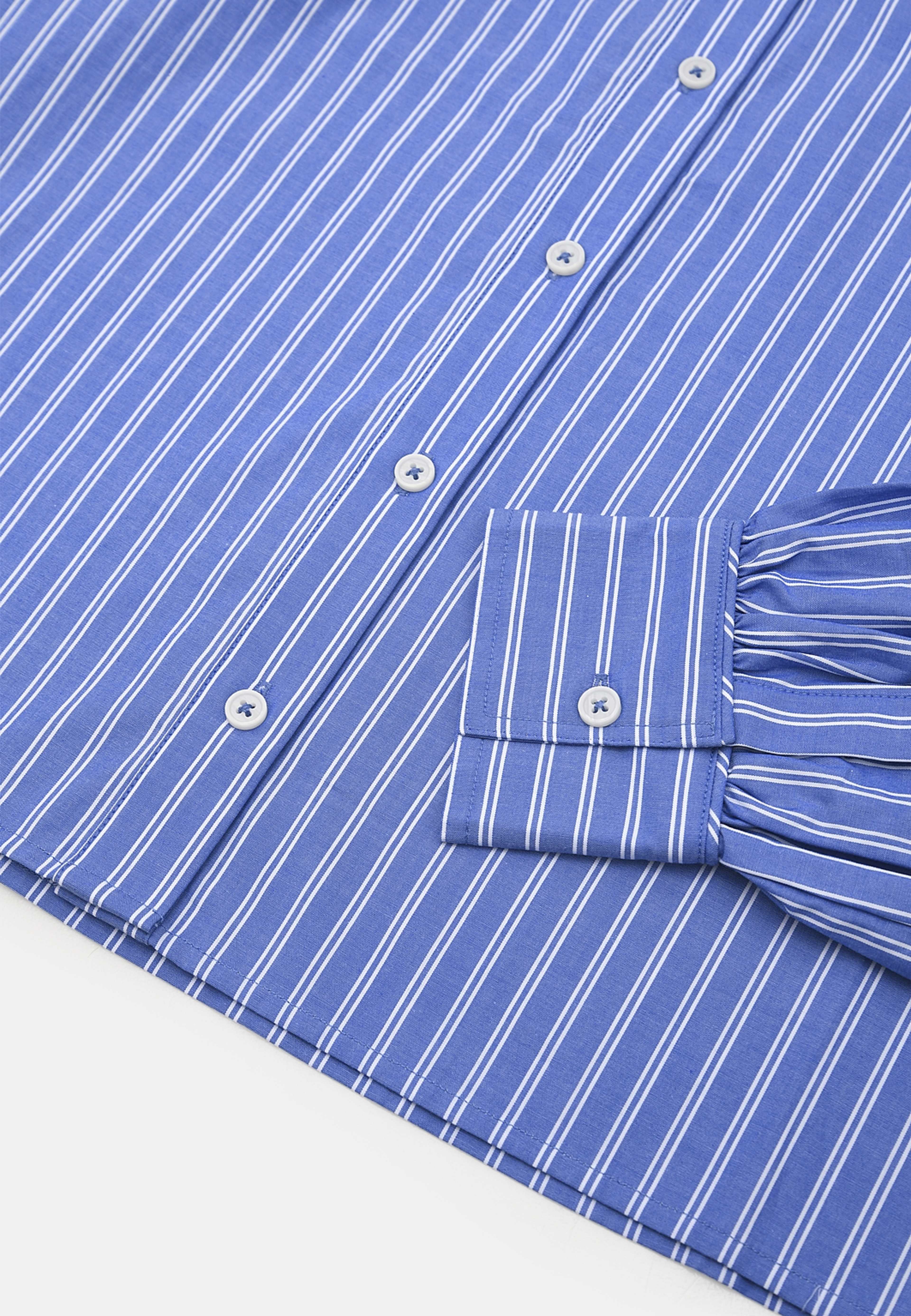 Blus AMELIE, från Carin Wester, i färgen Blue Stripe. Klicka för att öppna bilden i stort format