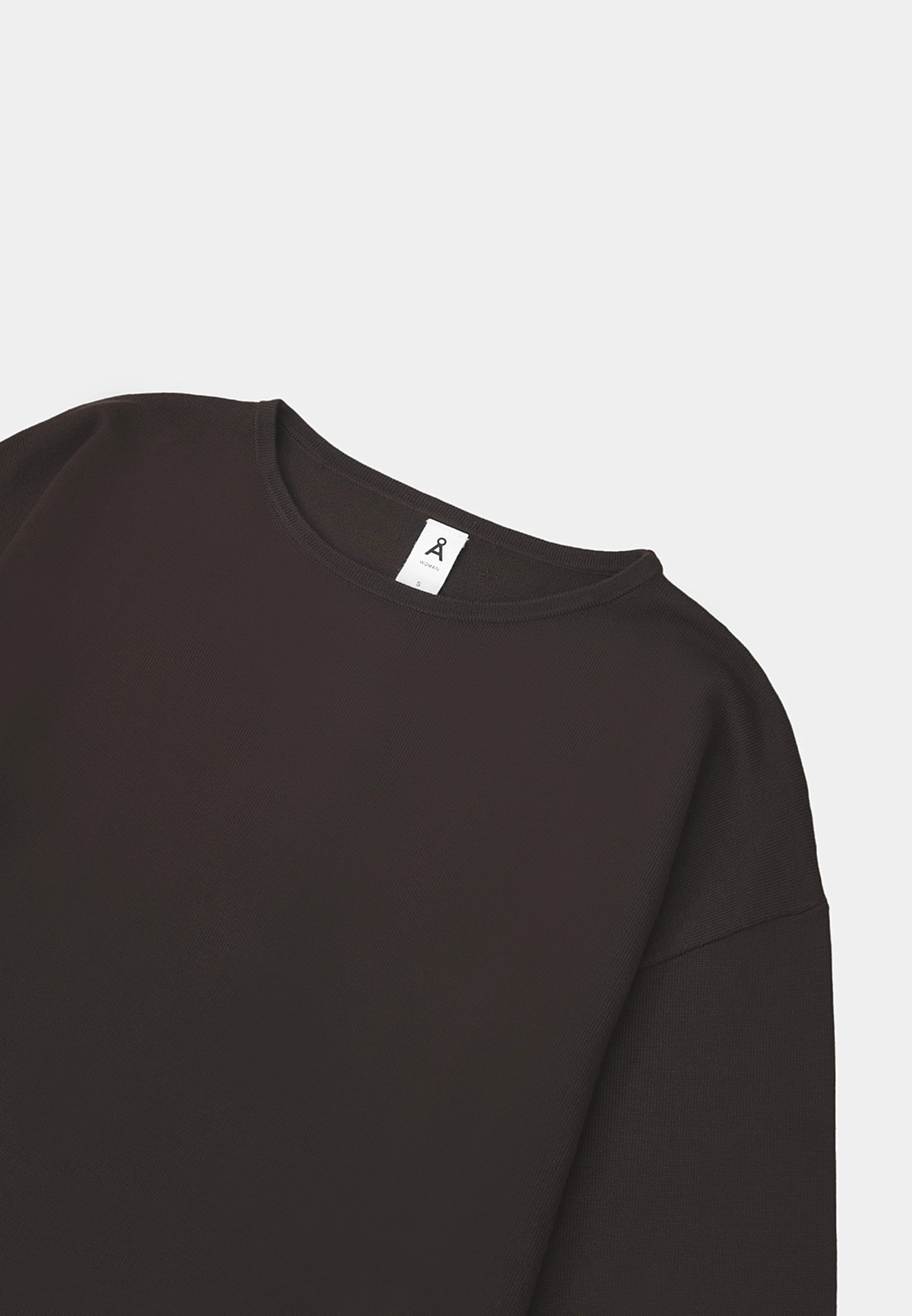 Jumper PAULINE, från Å WOMAN, i färgen Brown. Klicka för att öppna bilden i stort format