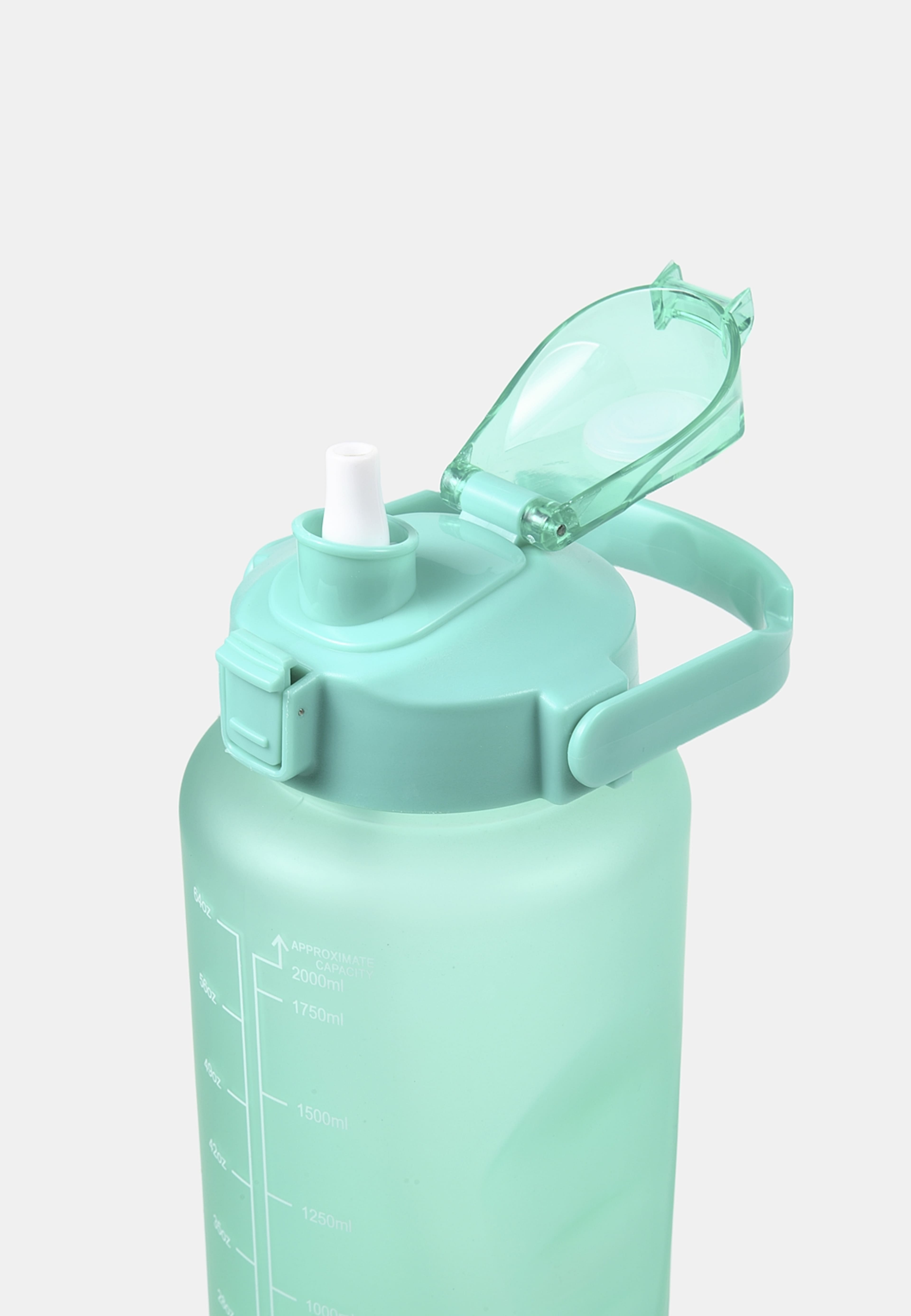 Vattenflaska 2 L, från Åhléns Home, i färgen Green. Klicka för att öppna bilden i stort format