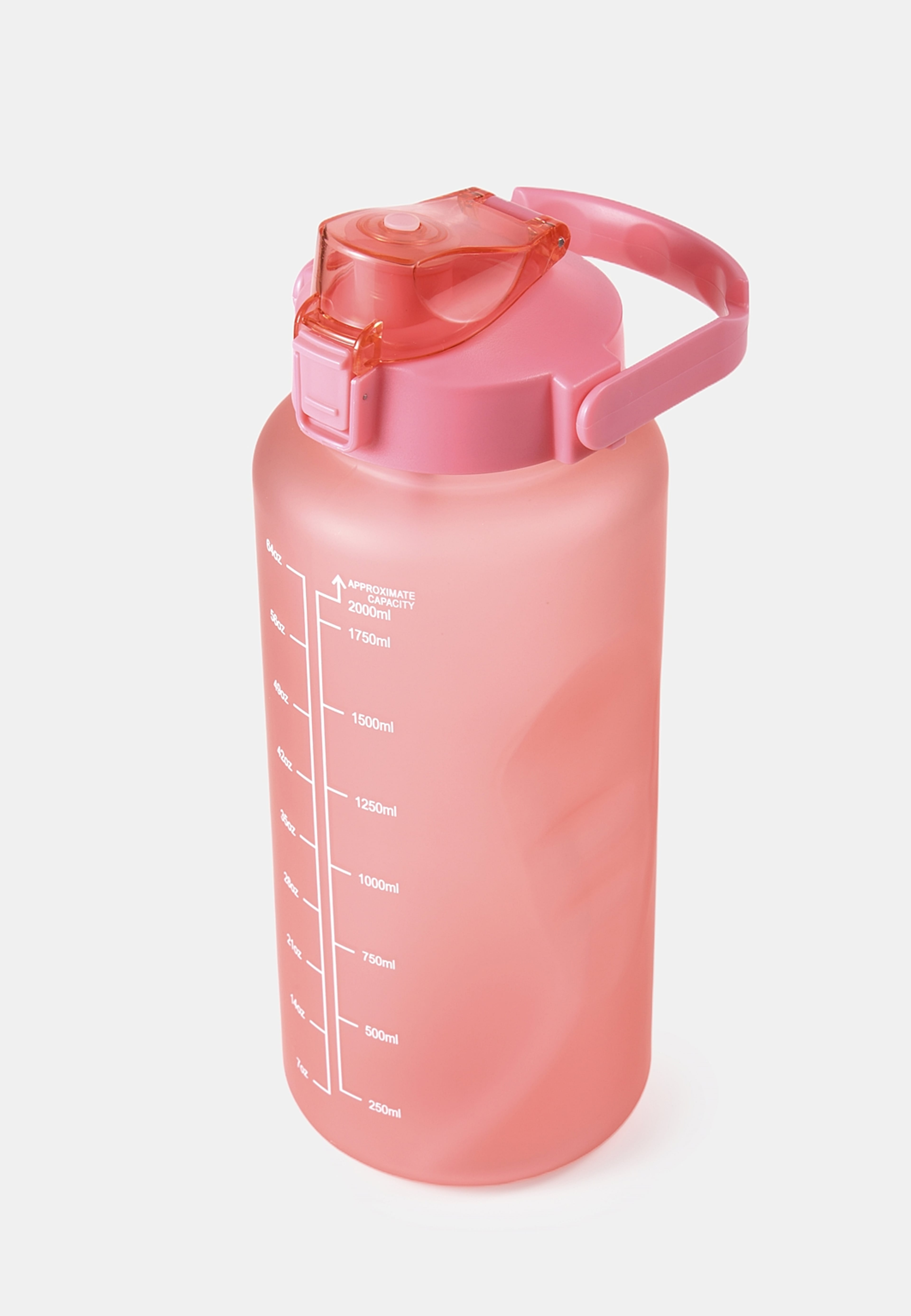 Vattenflaska 2 L, från Åhléns Home, i färgen Pink. Klicka för att öppna bilden i stort format