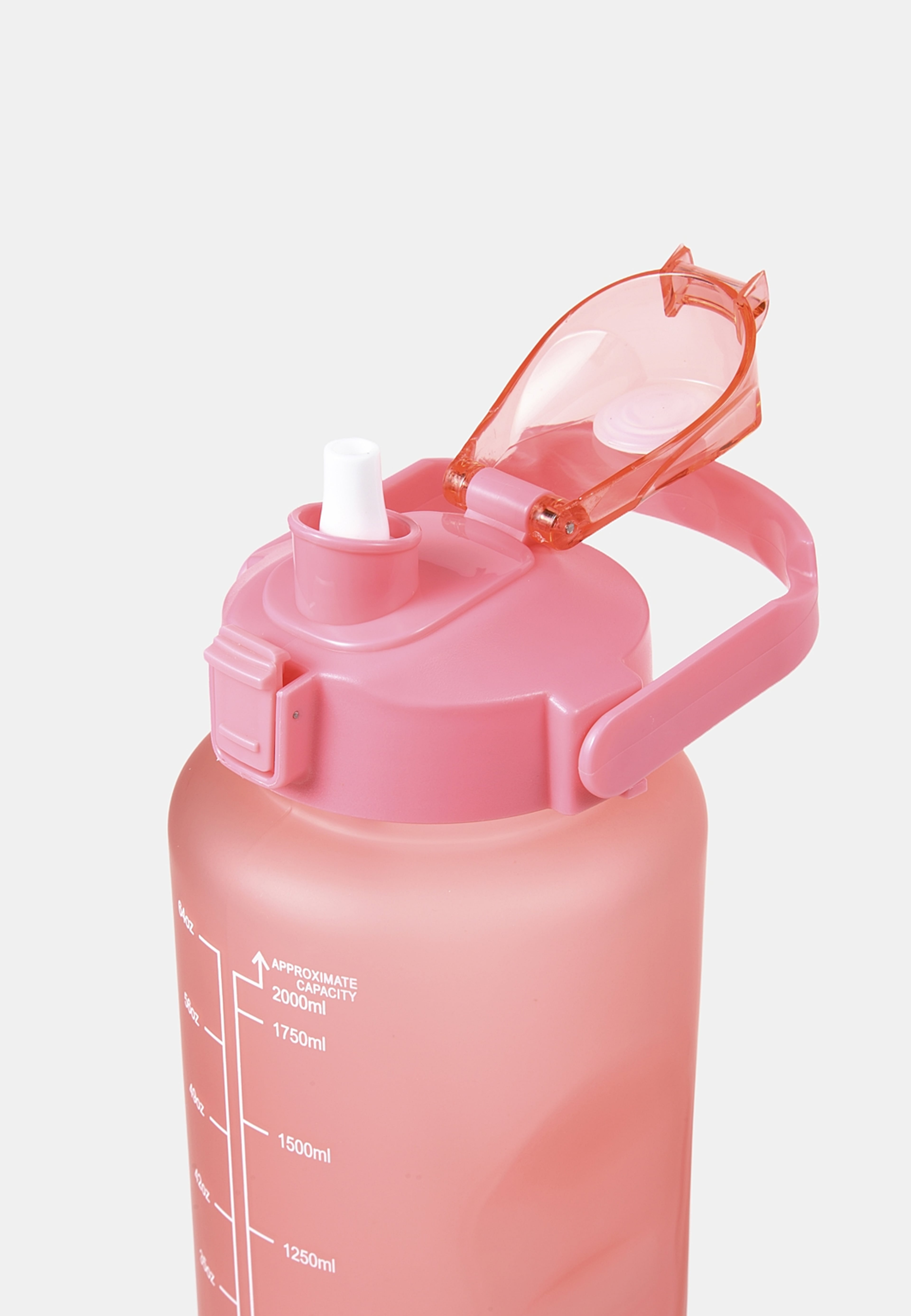 Vattenflaska 2 L, från Åhléns Home, i färgen Pink. Klicka för att öppna bilden i stort format