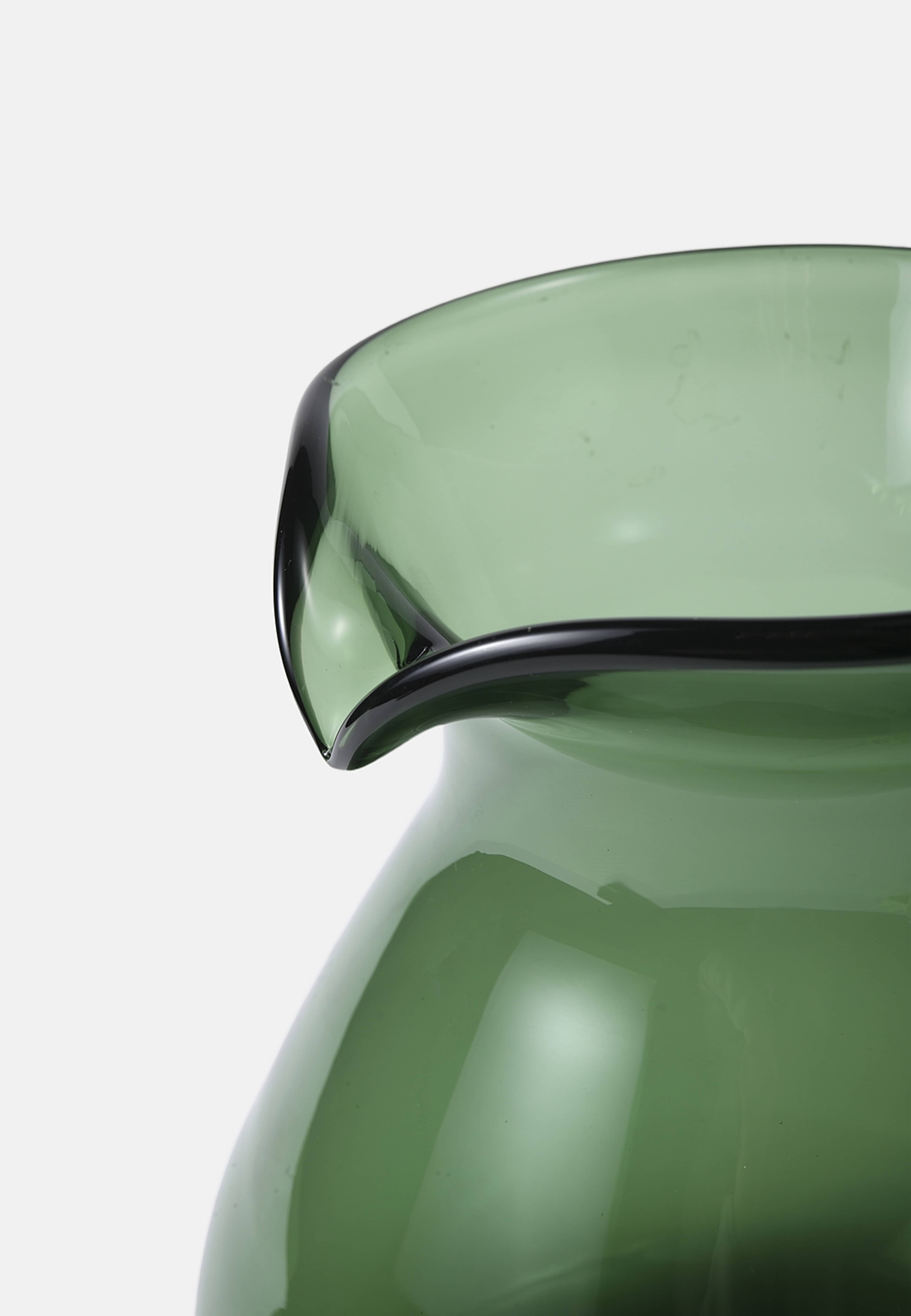 Glaskanna 1,8 L, från PORTOLINO LIVING, i färgen Green. Klicka för att öppna bilden i stort format