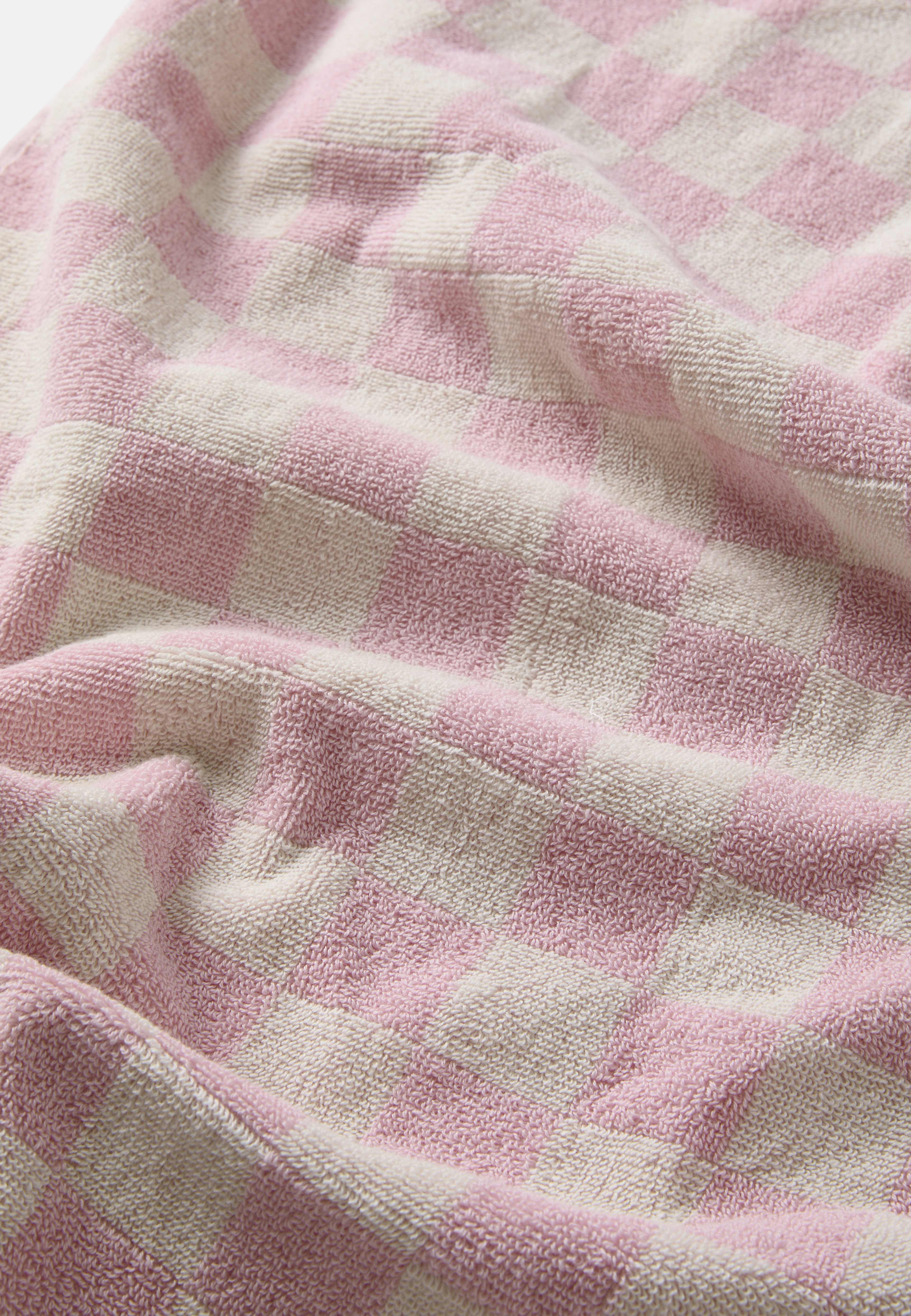 Rutig handduk JERKA 70x140 cm, från Åhléns Home, i färgen Pink Check. Klicka för att öppna bilden i stort format