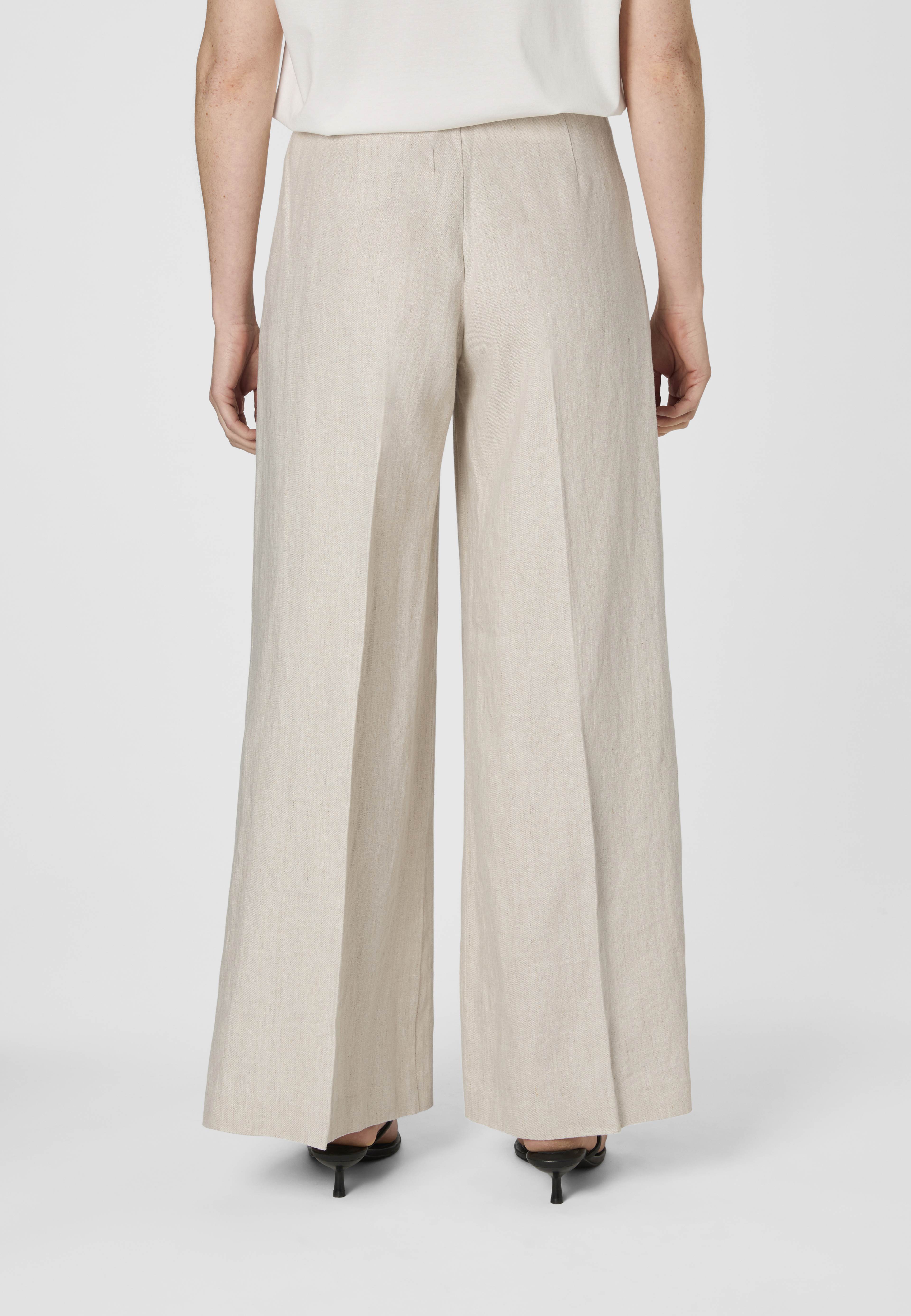 Vida linnebyxor BECKHA, från Wera, i färgen Natural. Klicka för att öppna bilden i stort format