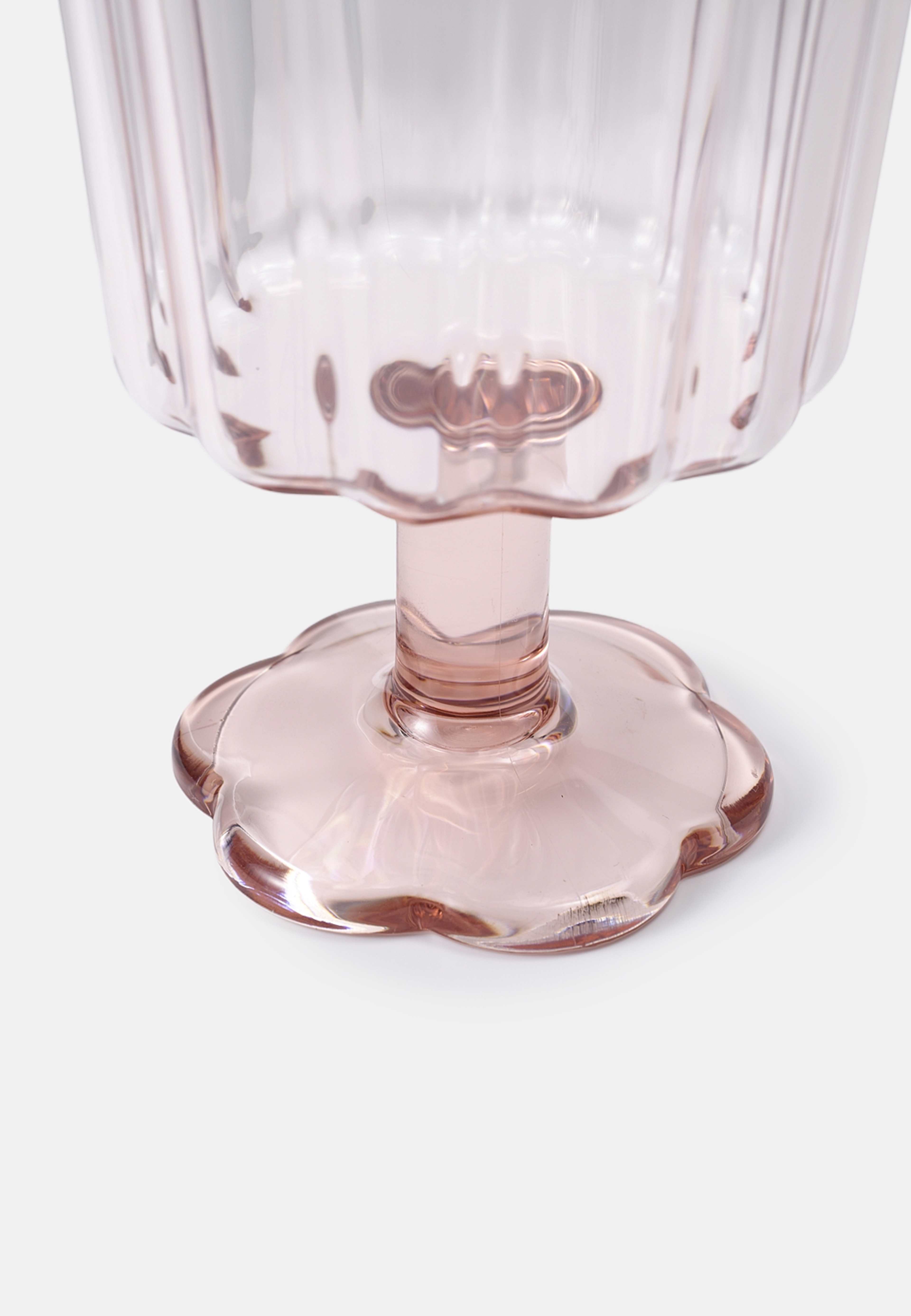 Vinglas i plast FLOWER 33 cl, från Åhléns Home, i färgen Pink. Klicka för att öppna bilden i stort format