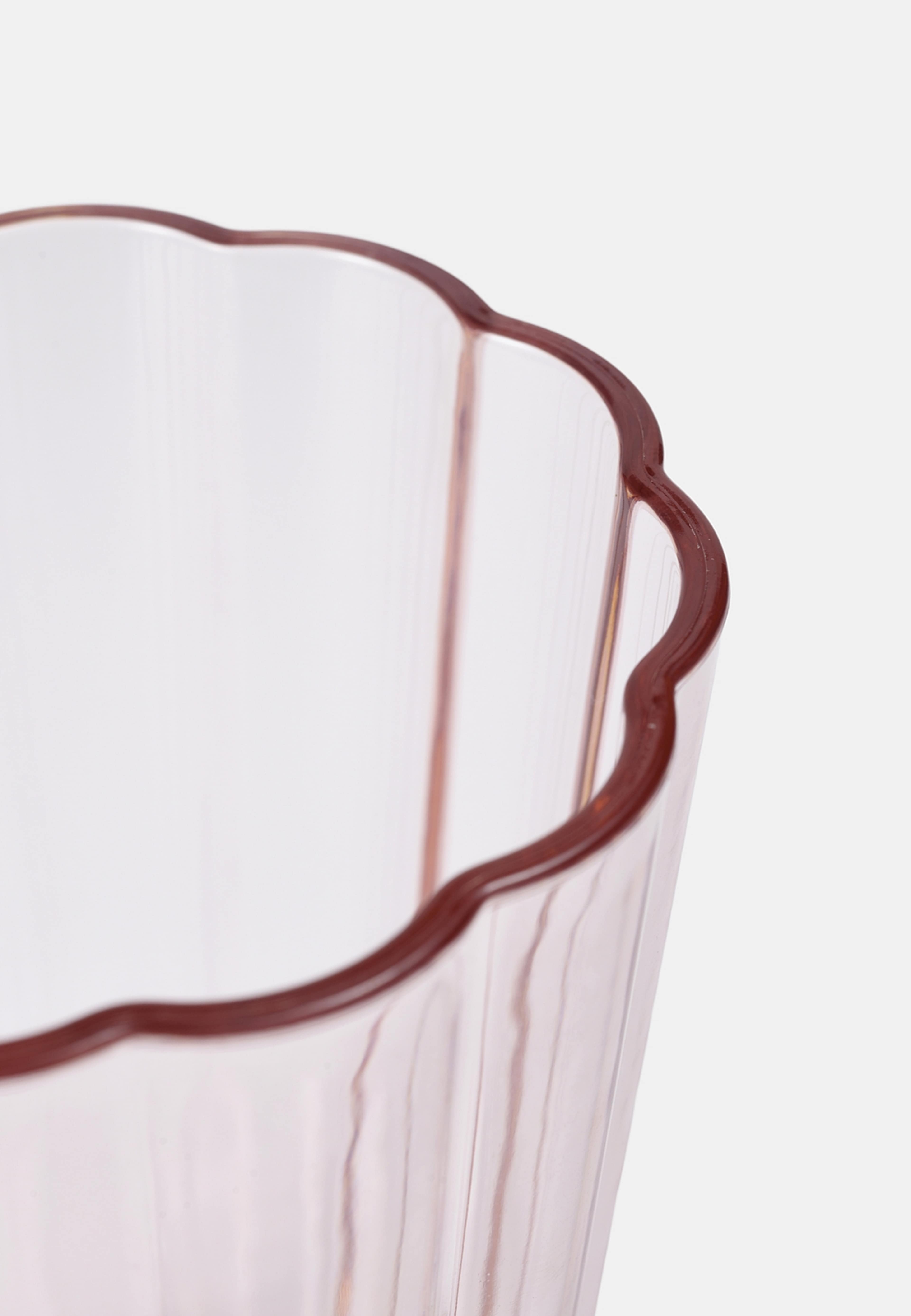 Tumblerglas i plast FLOWER 40 cl, från Åhléns Home, i färgen Pink. Klicka för att öppna bilden i stort format