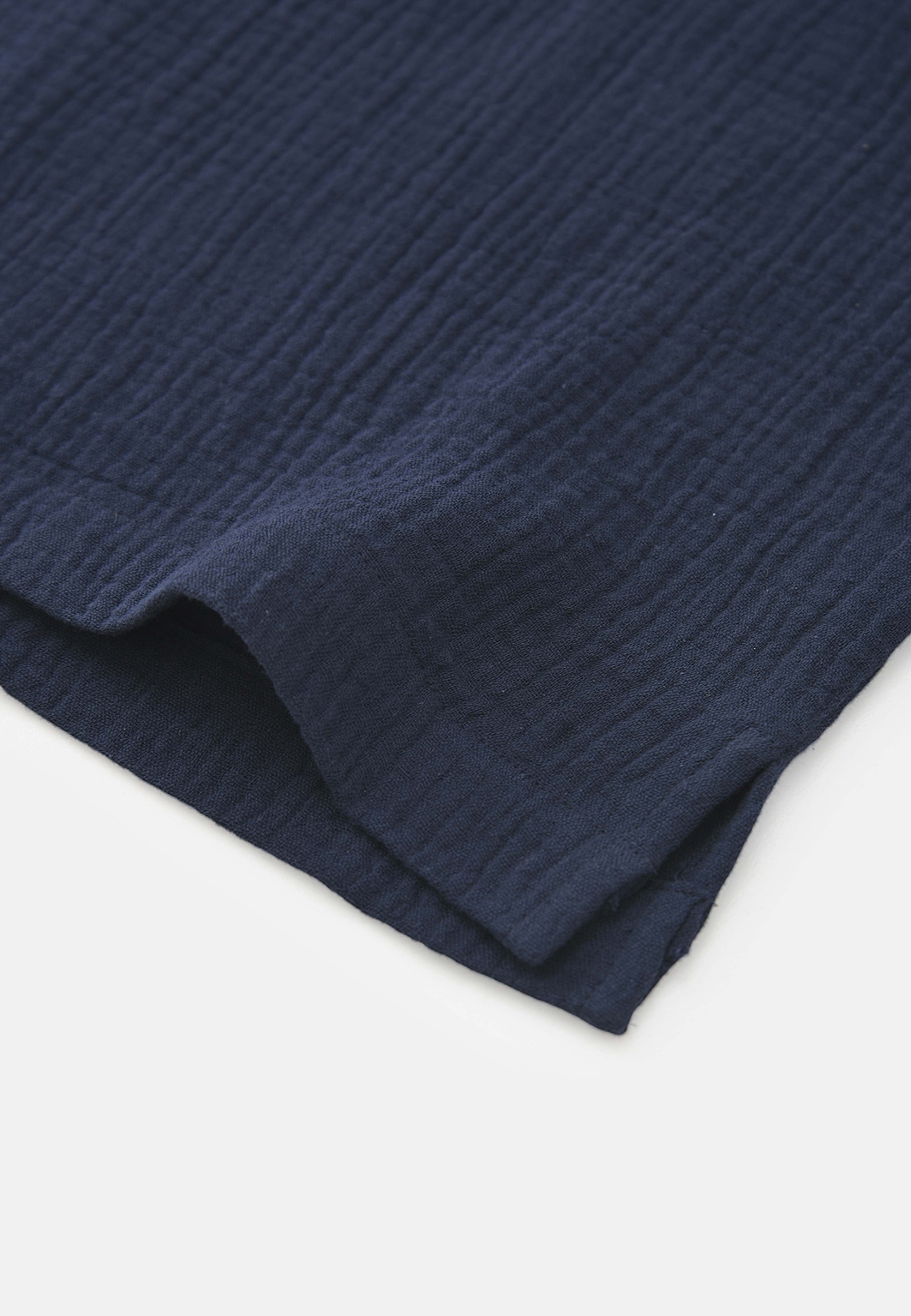 Krinklad skjorta MARLON, från NORVIE, i färgen Navy. Klicka för att öppna bilden i stort format