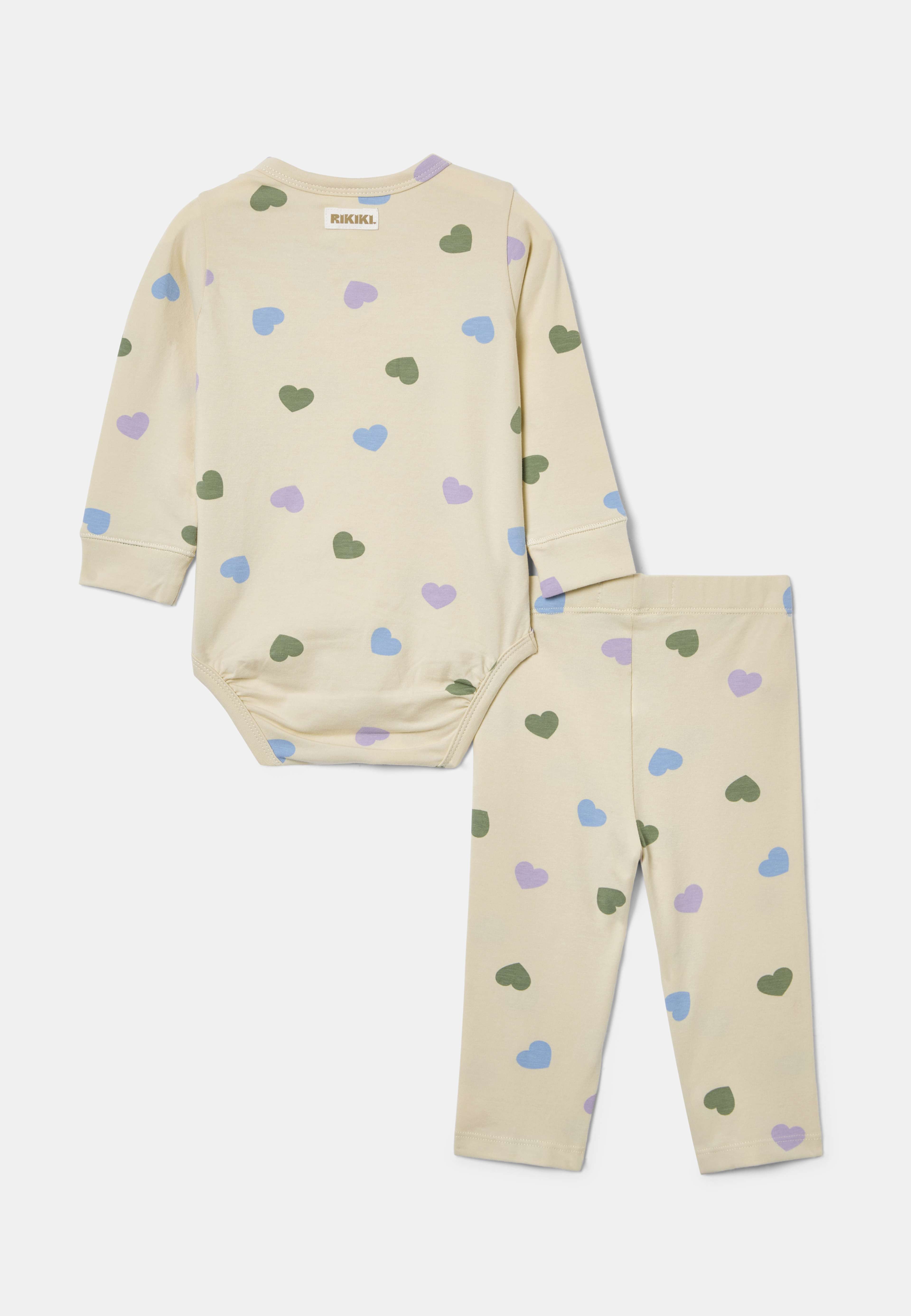 Tvådelat set ROY, från RIKIKI, i färgen Heart. Klicka för att öppna bilden i stort format