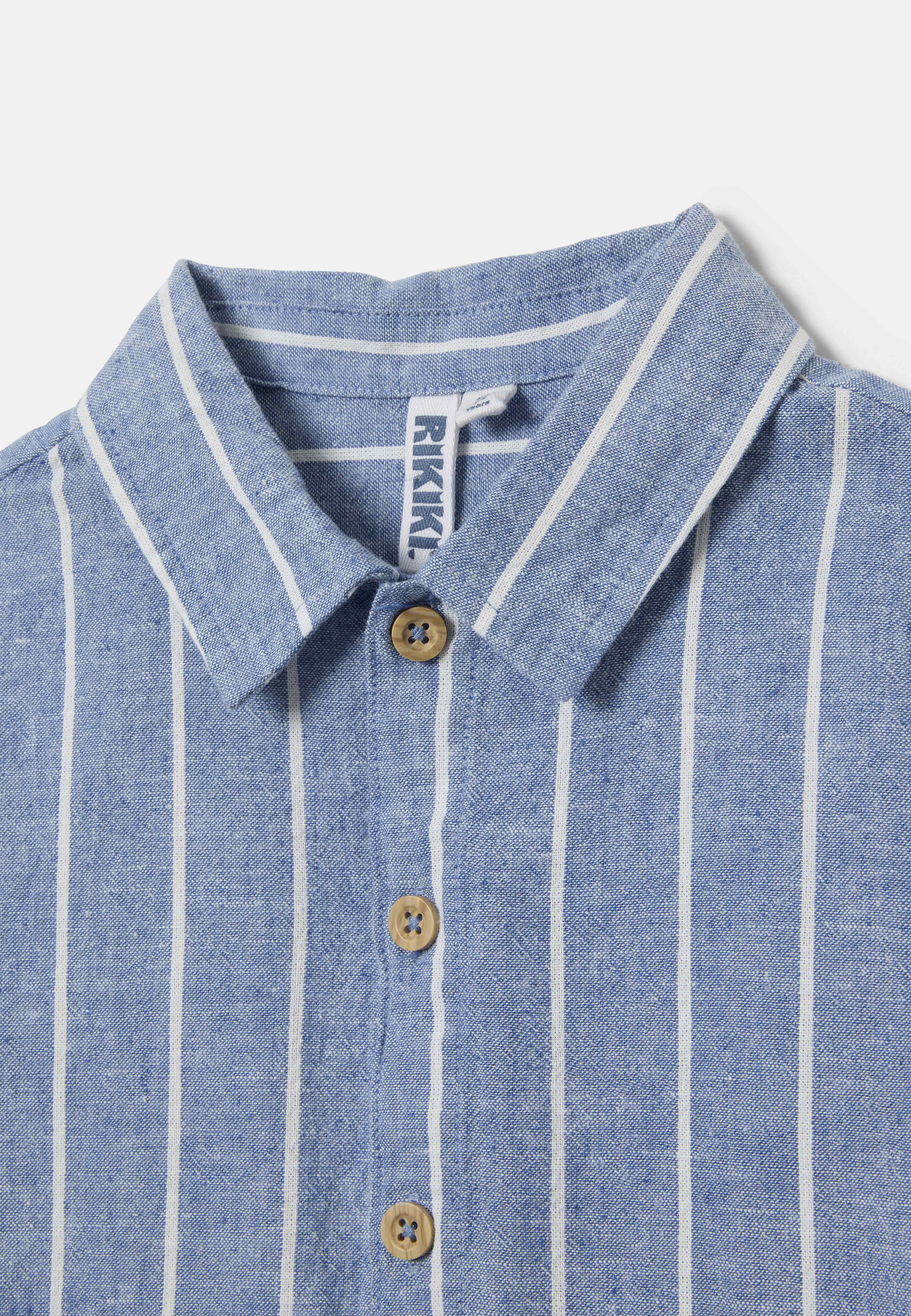 Randig skjorta i linnemix BEN, från RIKIKI, i färgen Blue/White Stripe. Klicka för att öppna bilden i stort format