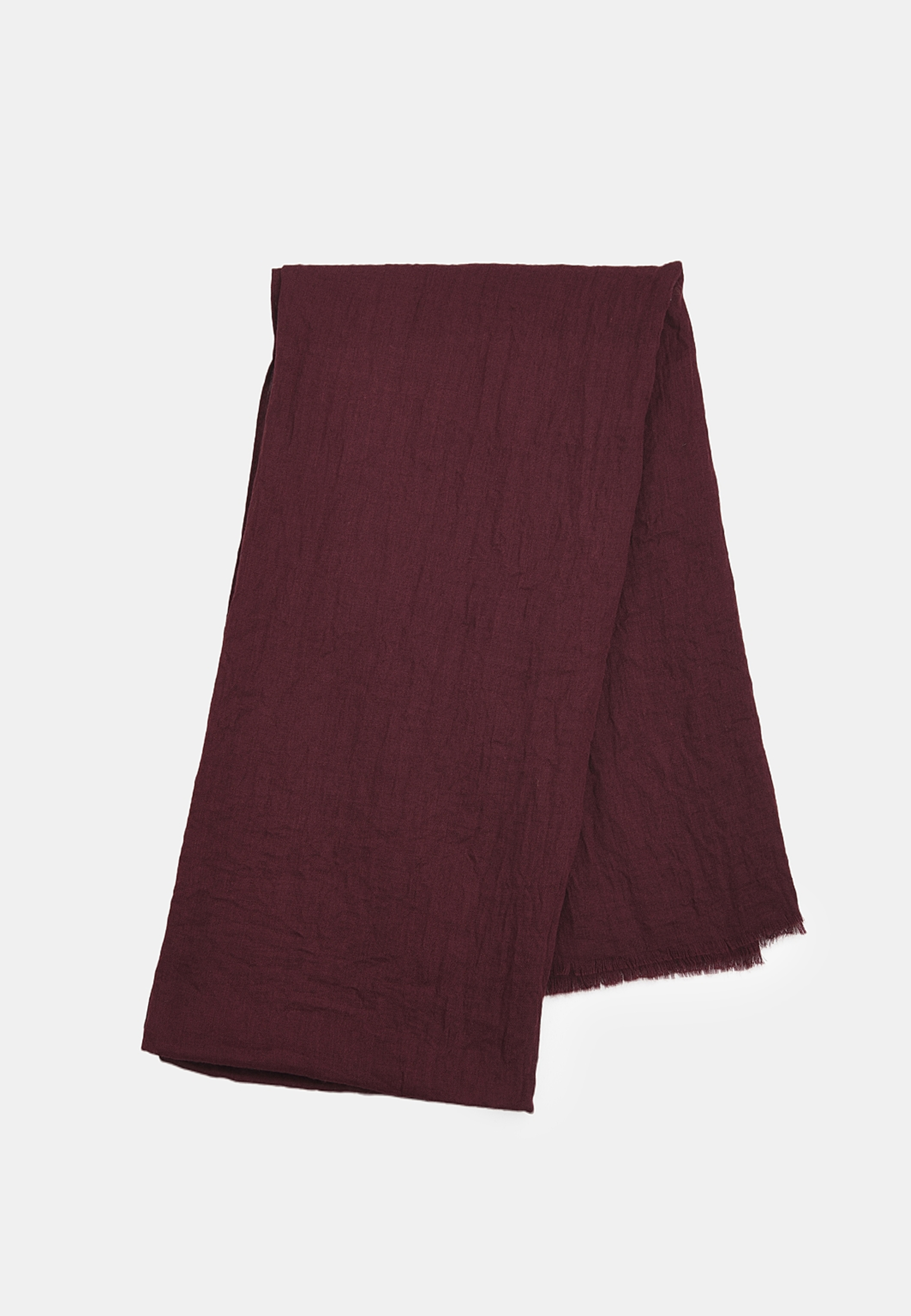 Scarf i viskosmix LOLLY, från Å WOMAN, i färgen Wine Red. Klicka för att öppna bilden i stort format