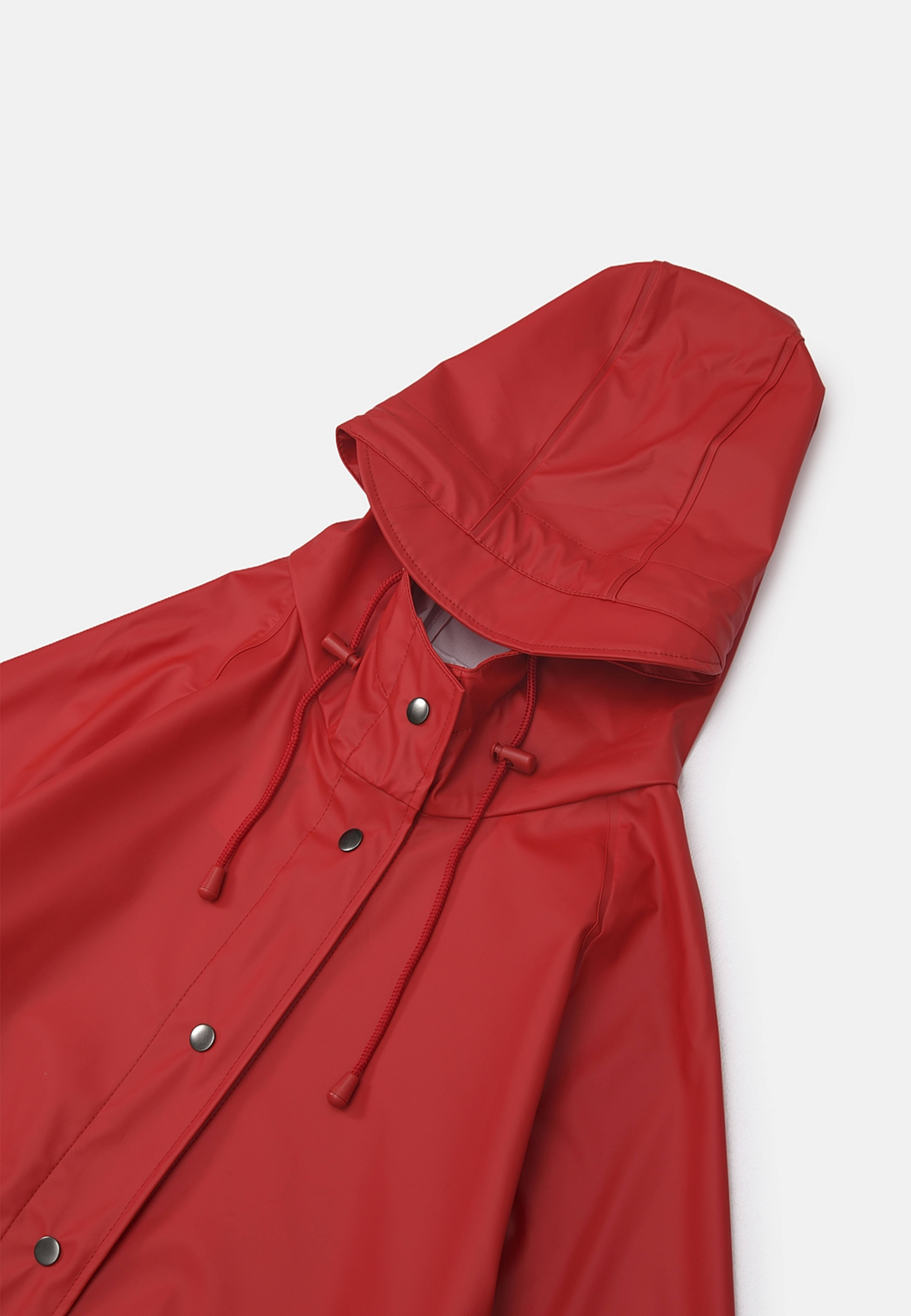 Regnjacka HEAVEN, från Å WOMAN, i färgen Bright Red. Klicka för att öppna bilden i stort format