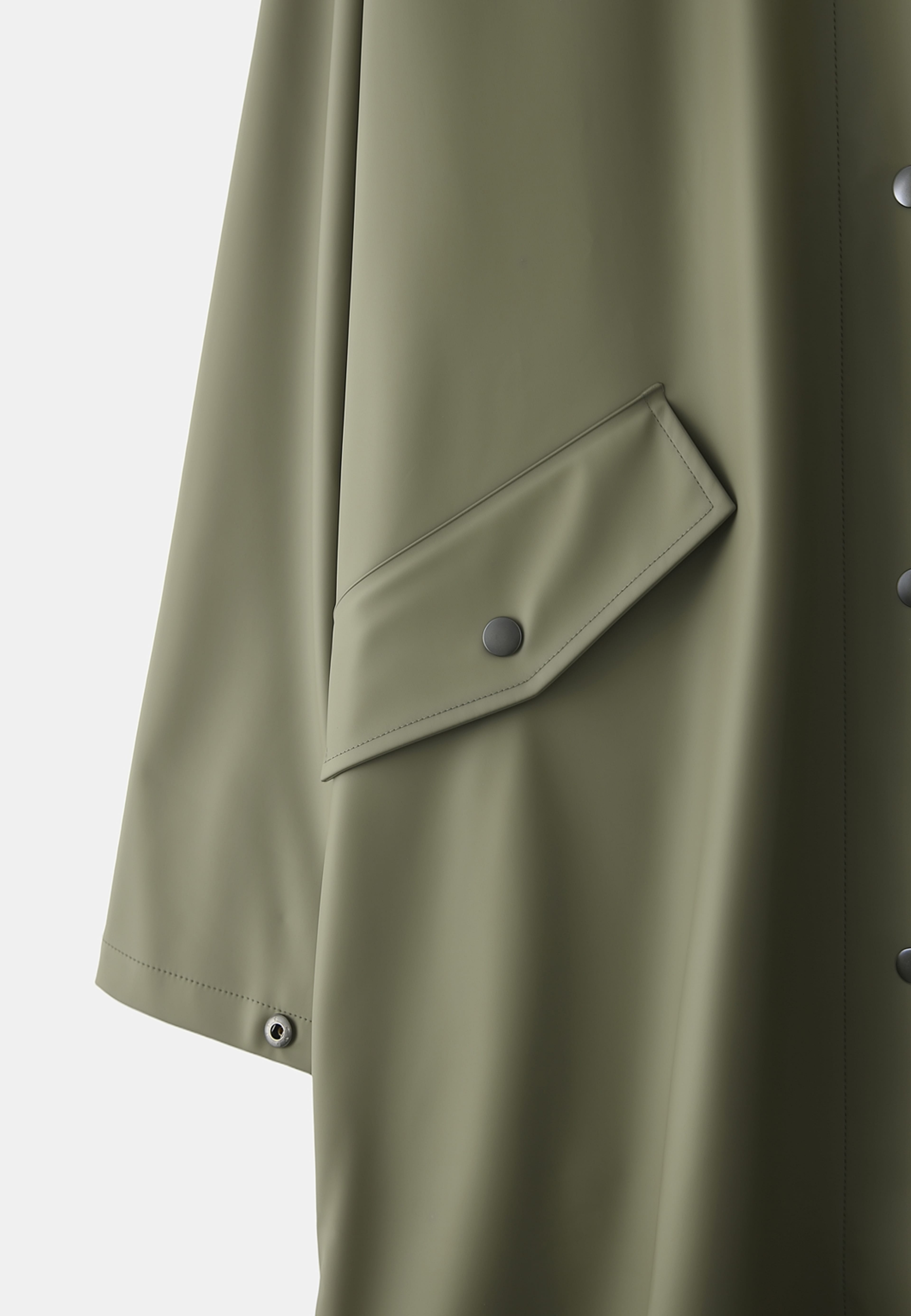 Regnjacka HEAVEN, från Å WOMAN, i färgen Light Khaki. Klicka för att öppna bilden i stort format