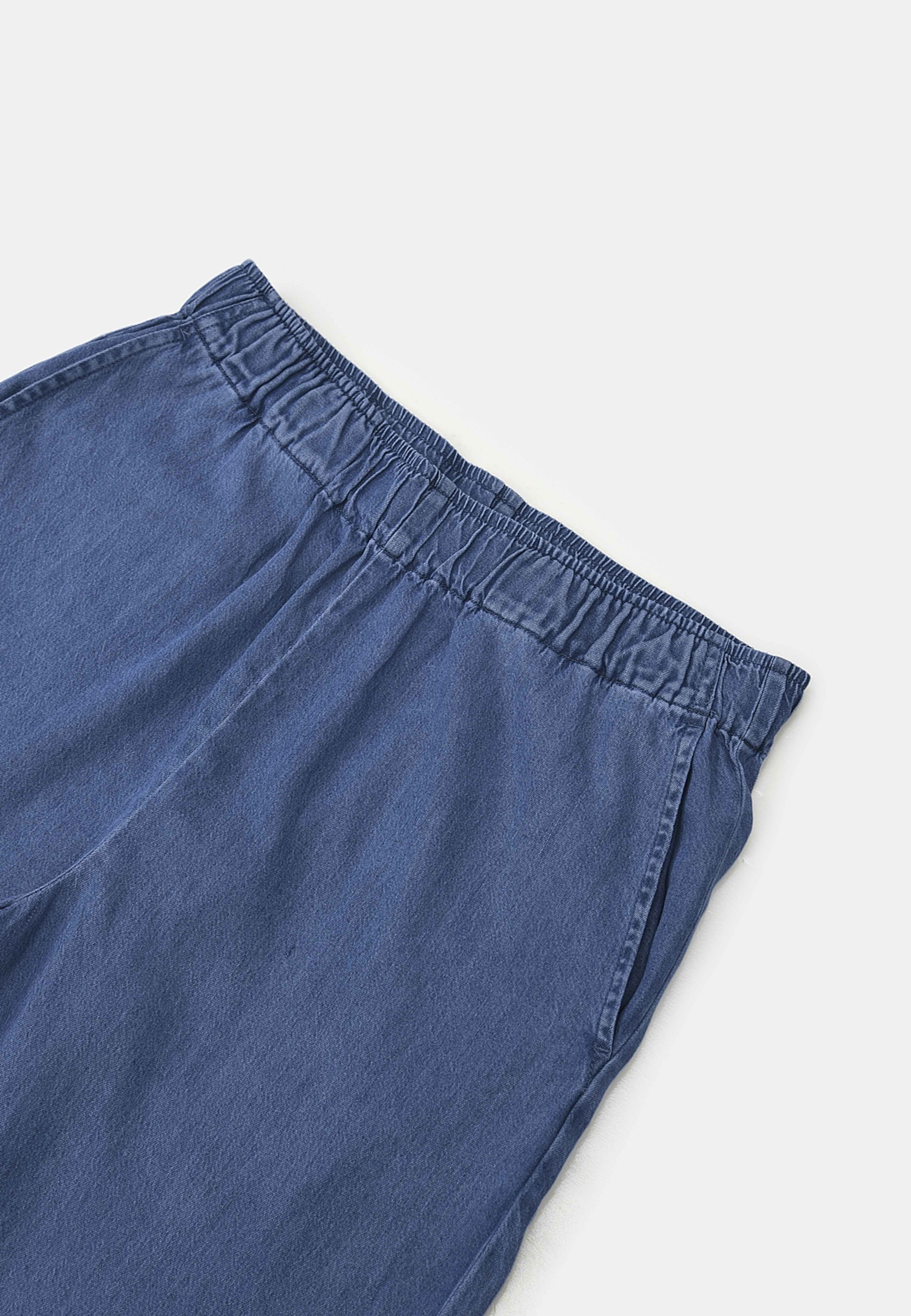 Pull on-byxa i denim LESLIE, från Wera, i färgen Mid Blue Denim. Klicka för att öppna bilden i stort format