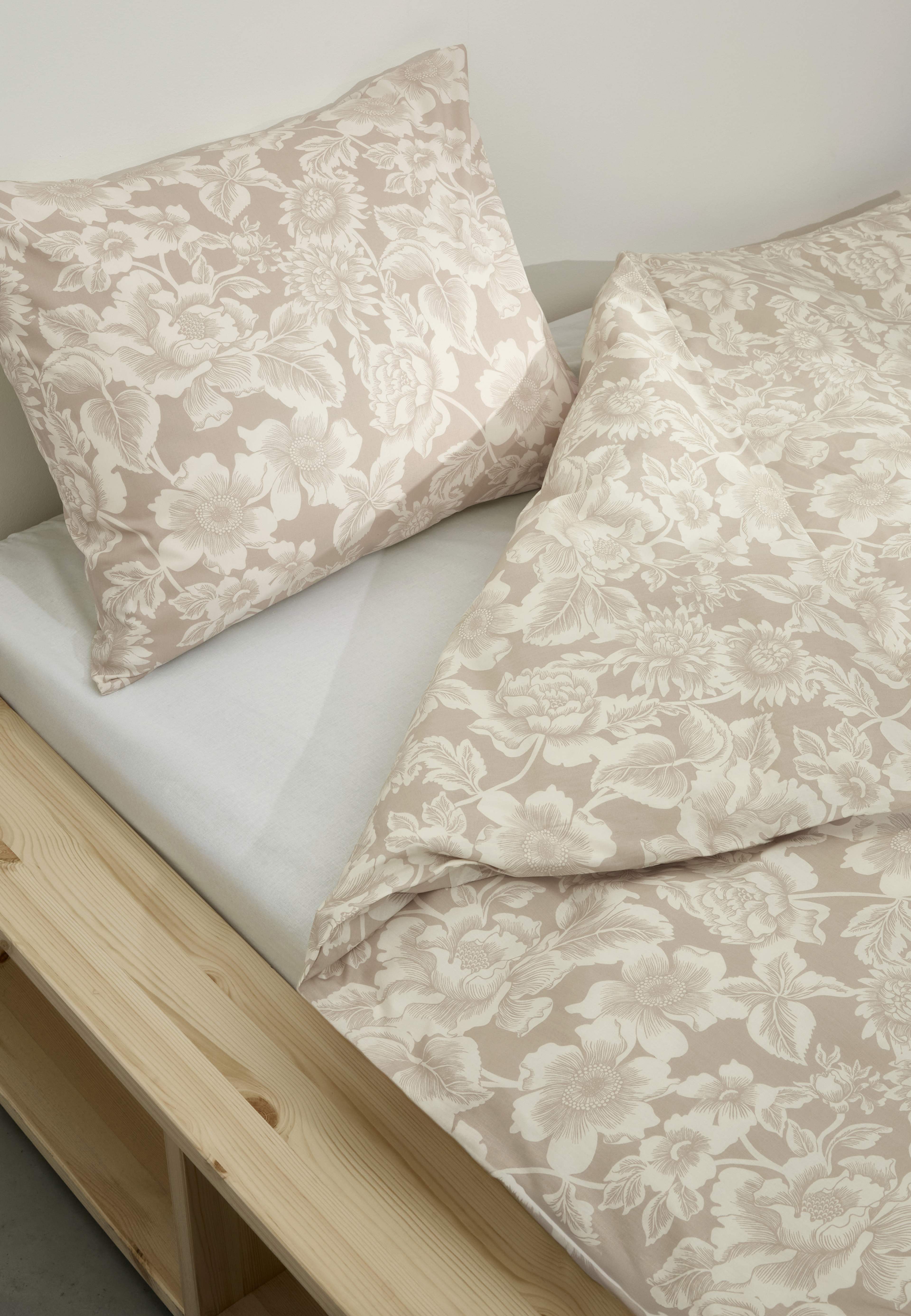 Bäddset EDEN 150x210 cm, från Åhléns Home, i färgen Beige. Klicka för att öppna bilden i stort format