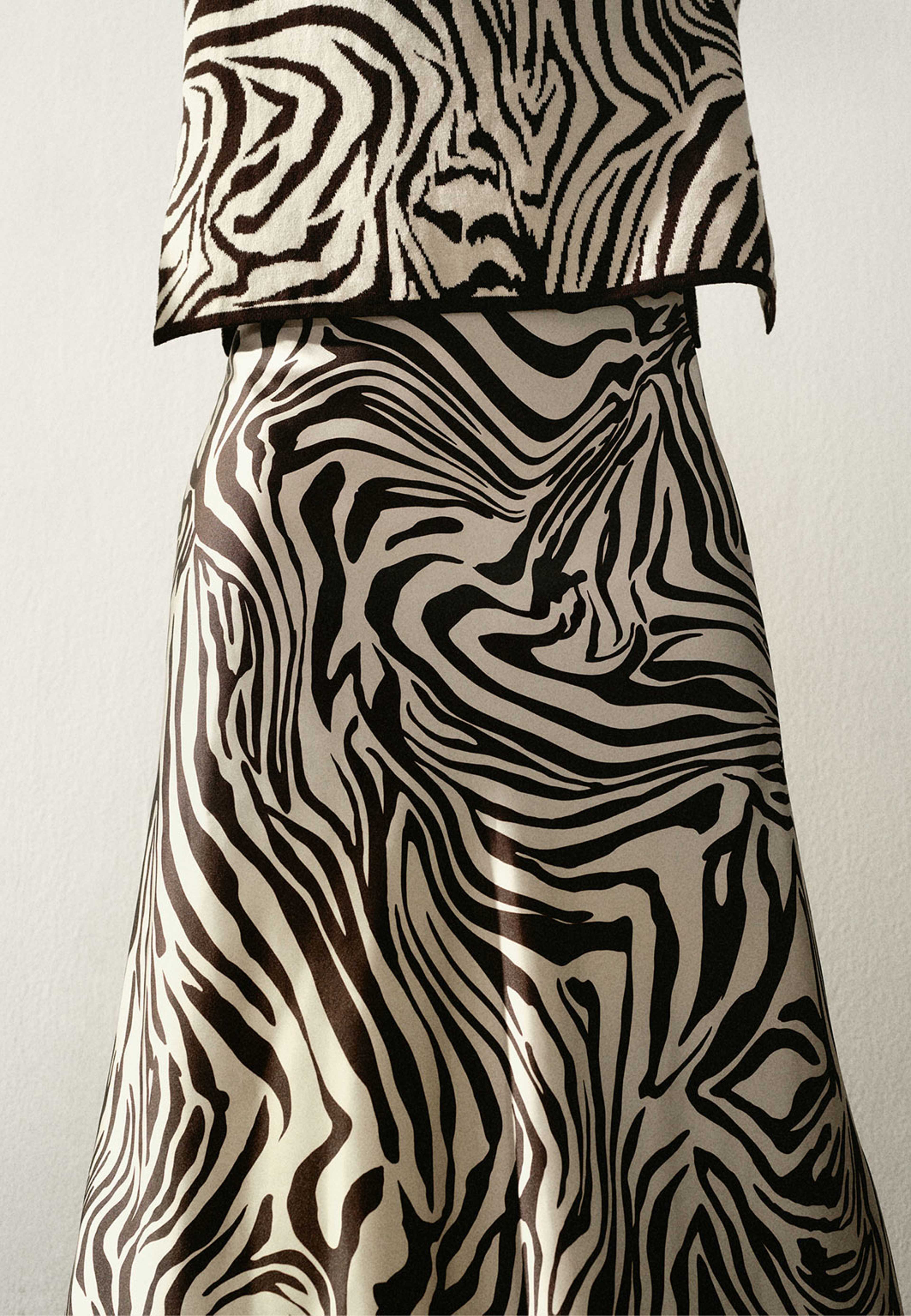 Maxikjol BILLIE, från Wera, i färgen Zebra Print. Klicka för att öppna bilden i stort format