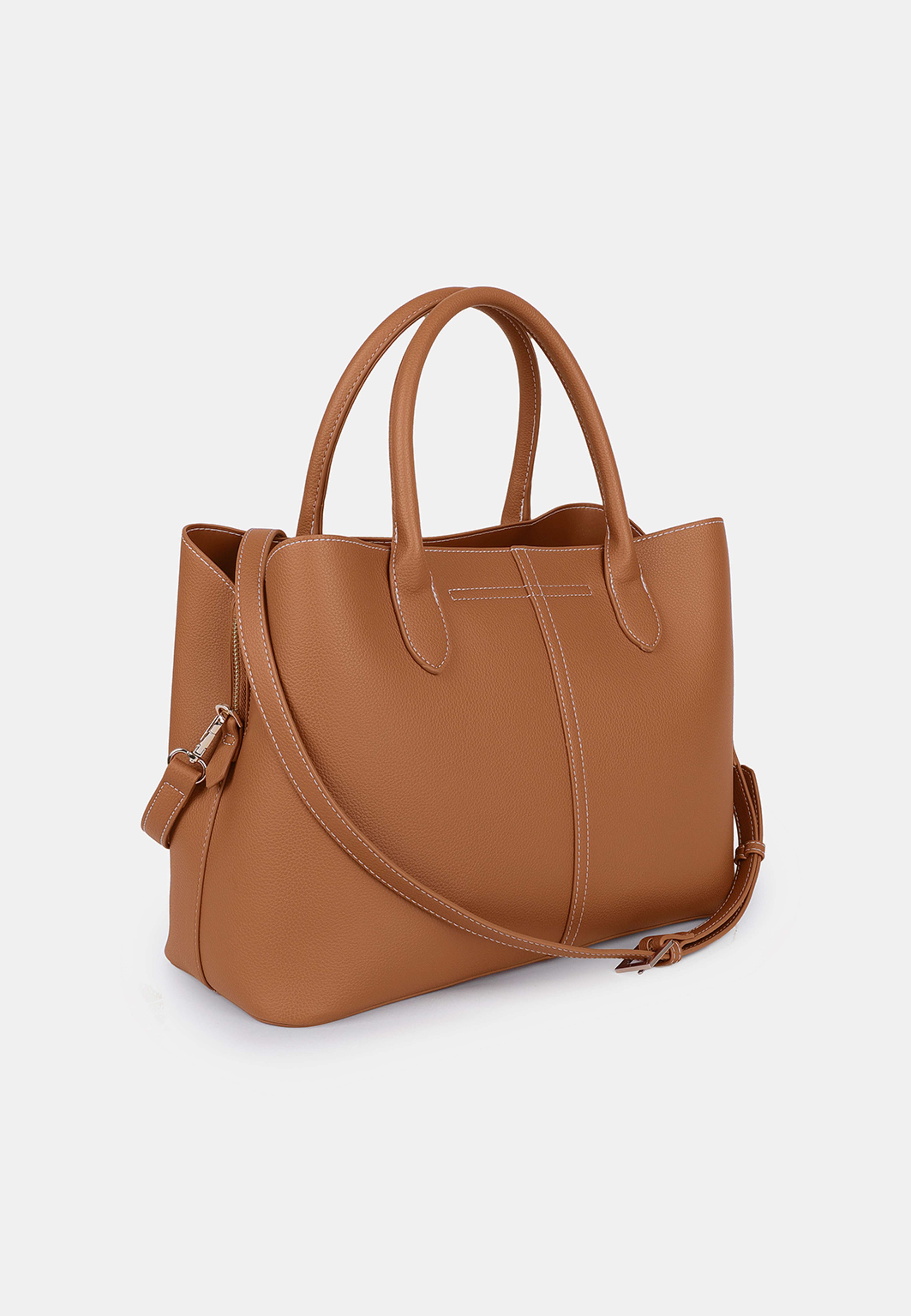 Handväska med datorfack KAY, från Å WOMAN, i färgen Cognac. Klicka för att öppna bilden i stort format