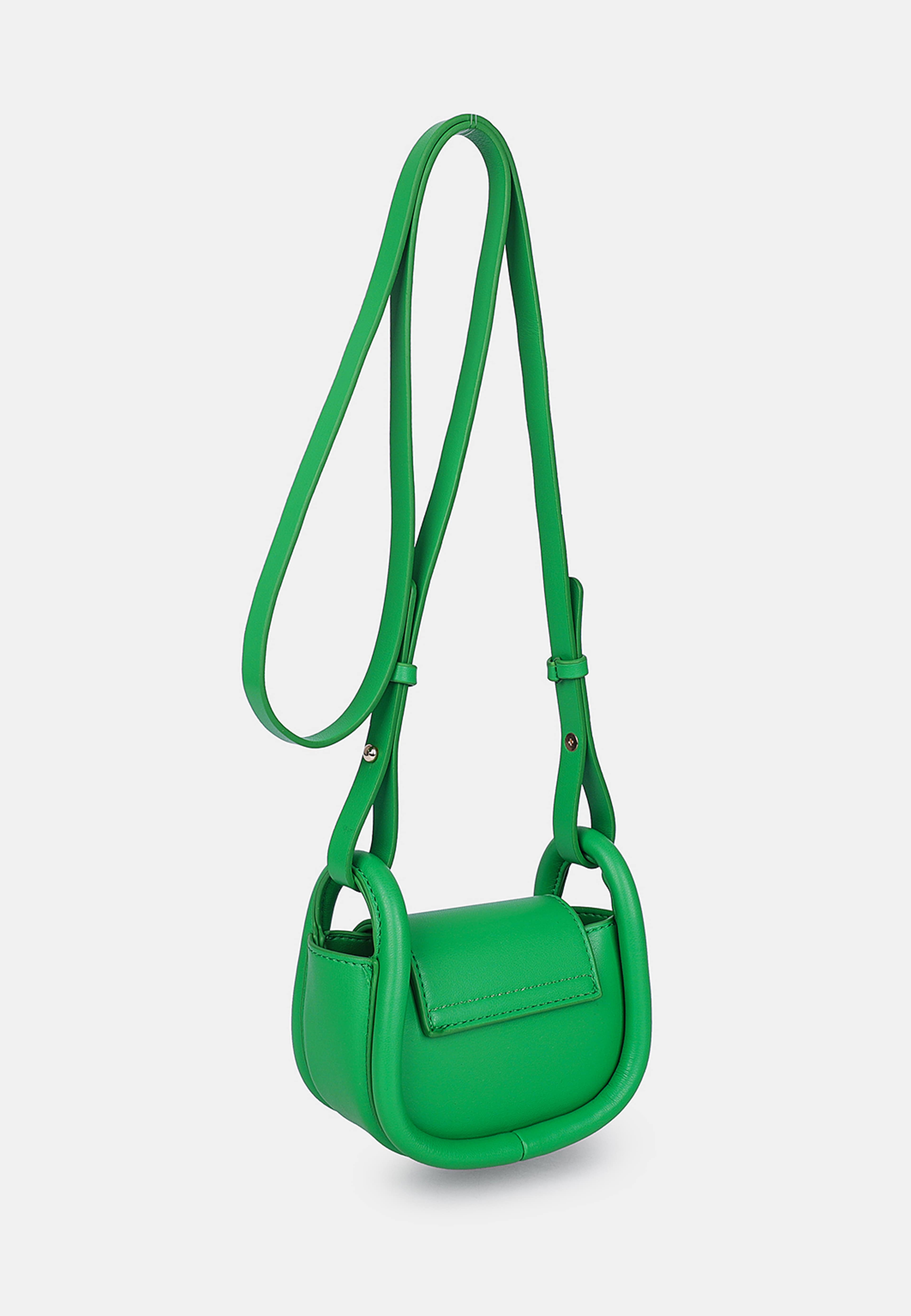 Mini crossbody SYDNEY, från Carin Wester, i färgen Green. Klicka för att öppna bilden i stort format