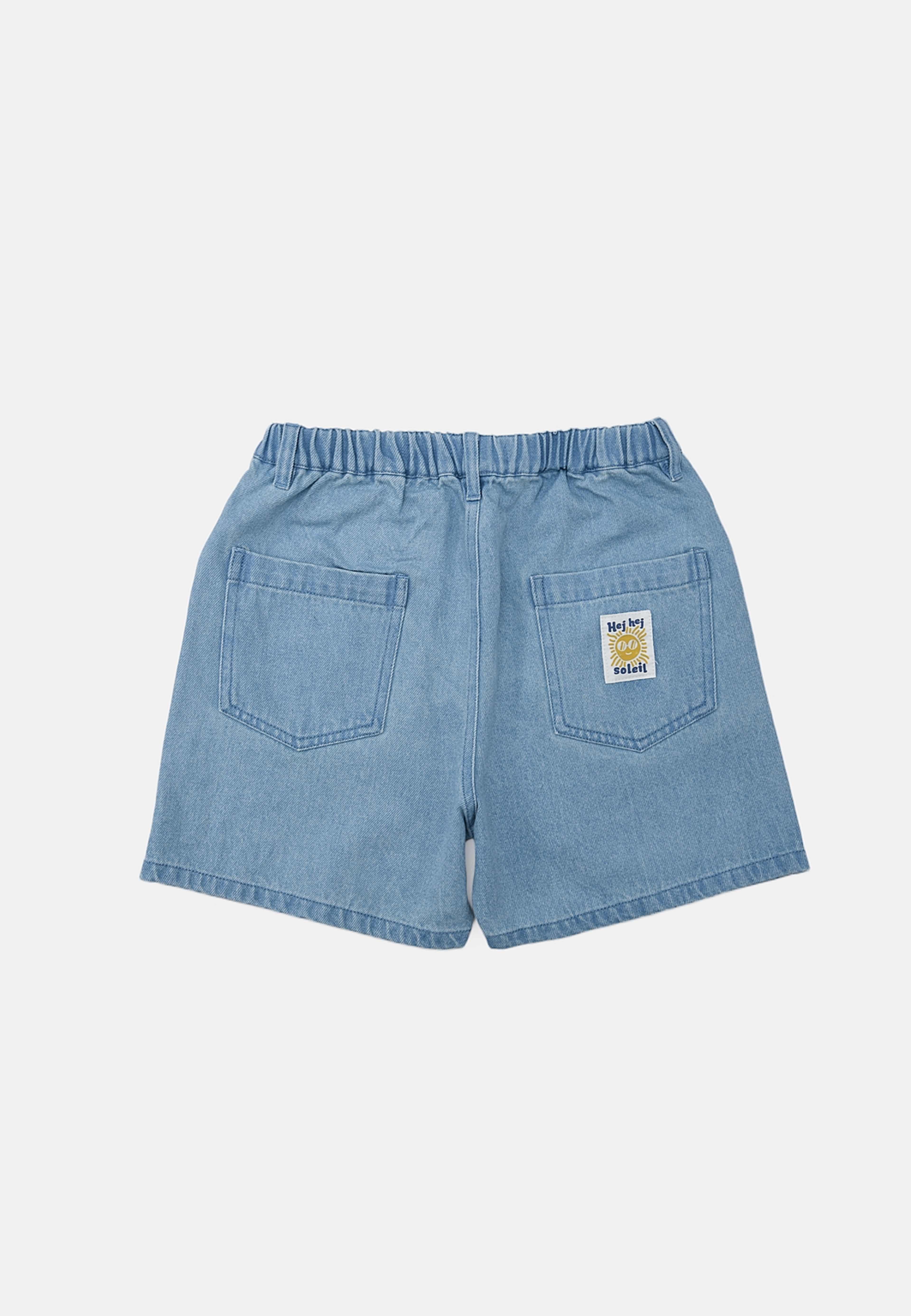 Denimshorts HENKE, från RIKIKI, i färgen Blue. Klicka för att öppna bilden i stort format