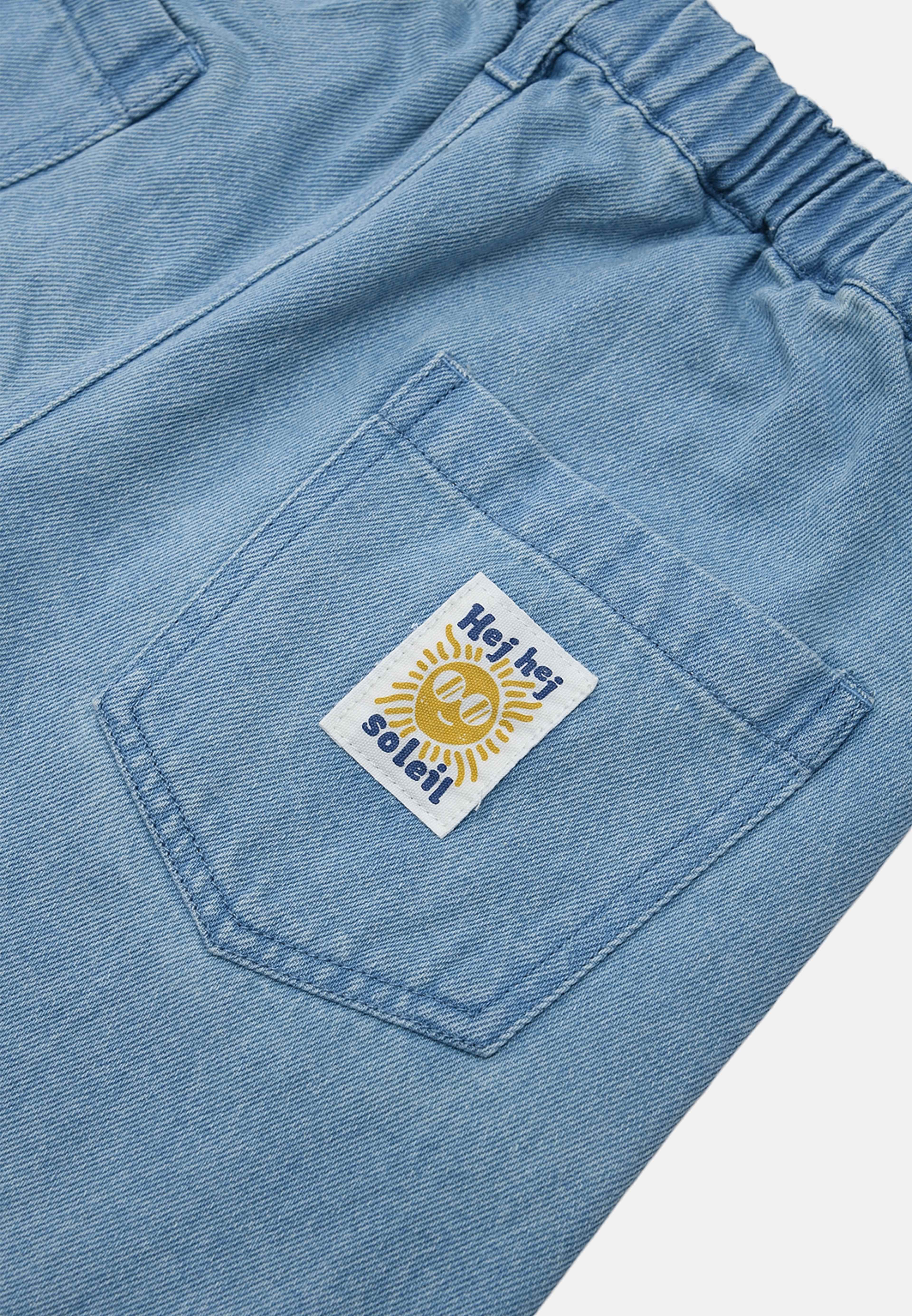 Denimshorts HENKE, från RIKIKI, i färgen Blue. Klicka för att öppna bilden i stort format