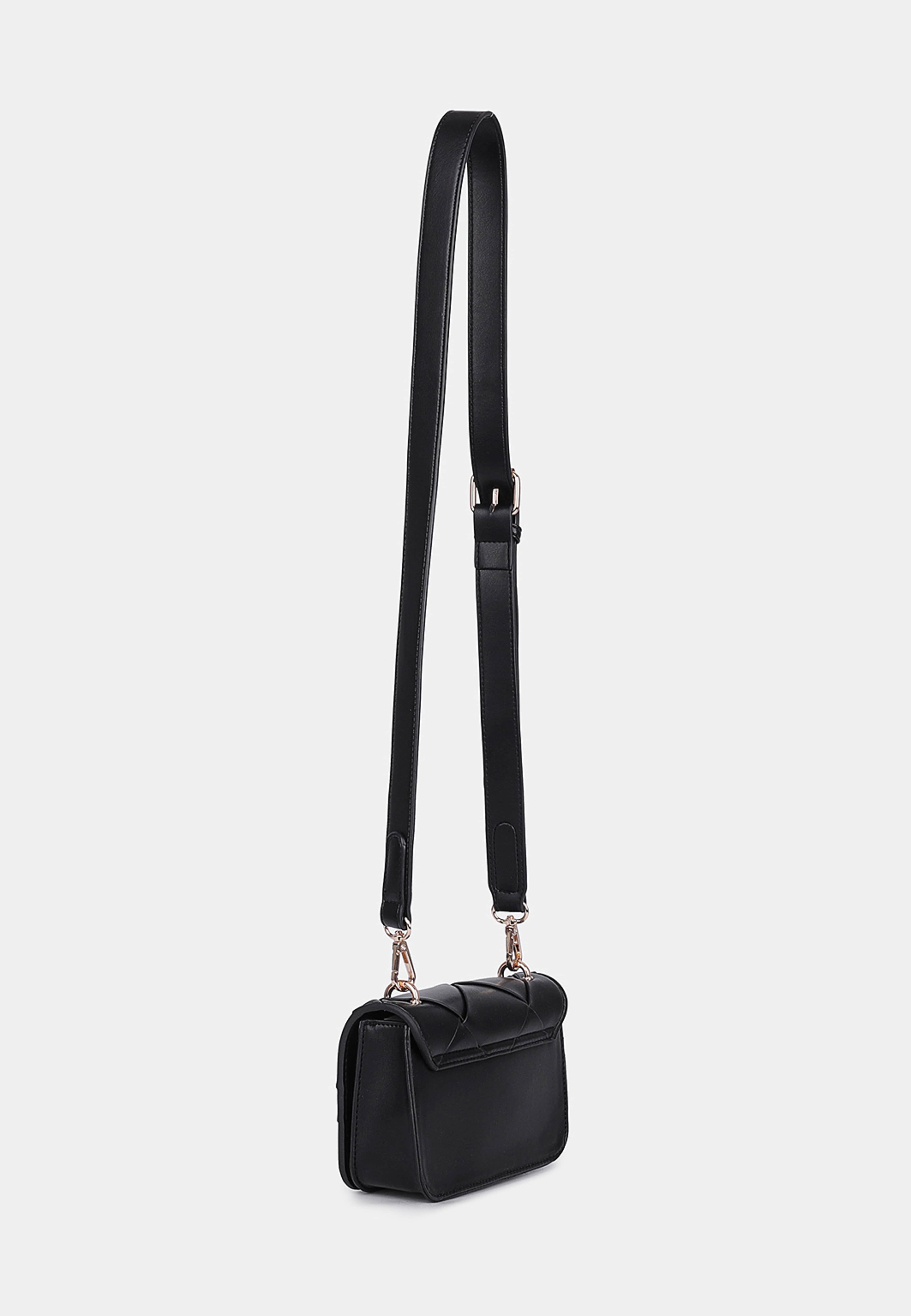 Flätad crossbody JENNIFER, från Å WOMAN, i färgen Black. Klicka för att öppna bilden i stort format