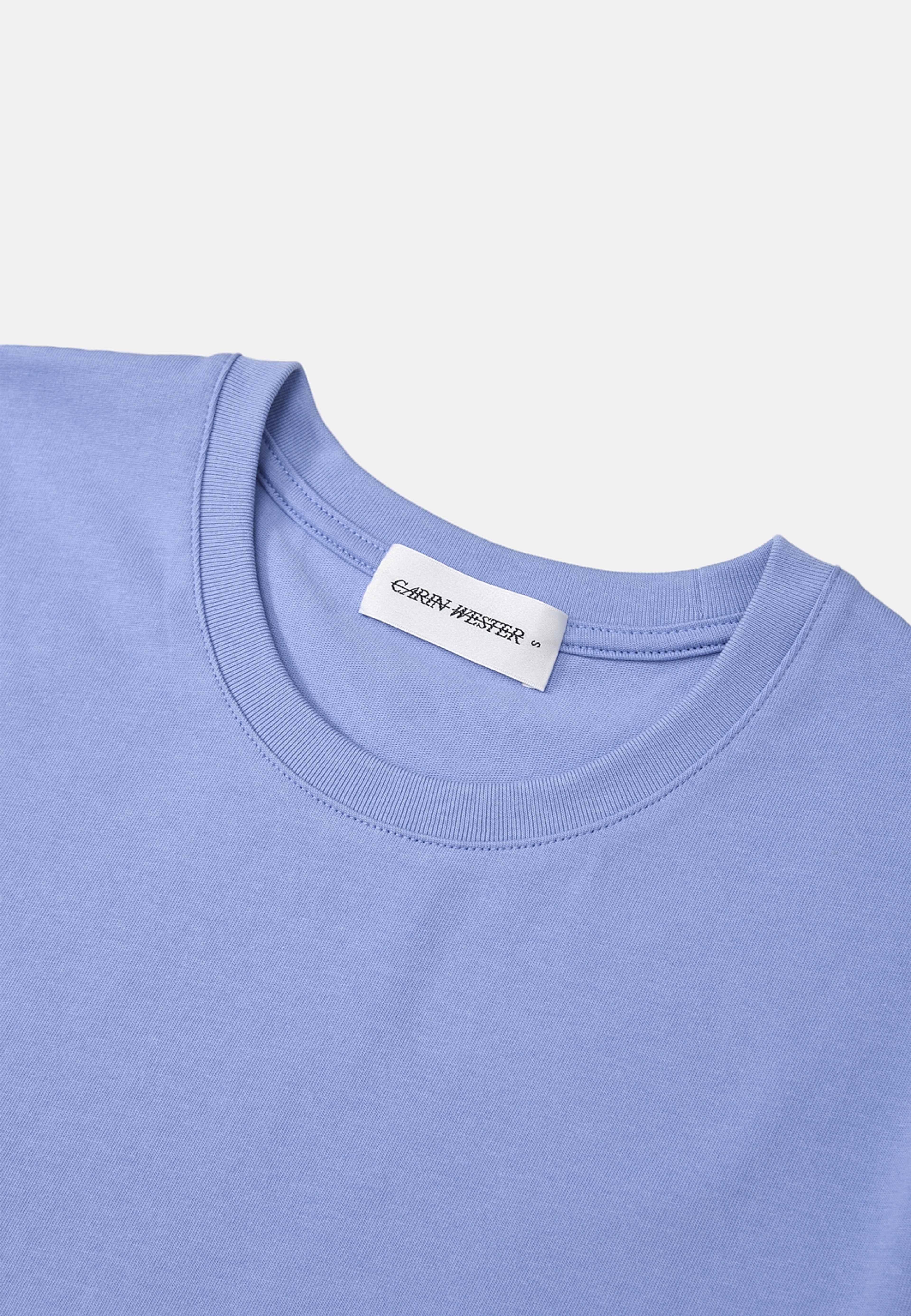 T-shirt SELINA, från Carin Wester, i färgen Hydrangea. Klicka för att öppna bilden i stort format