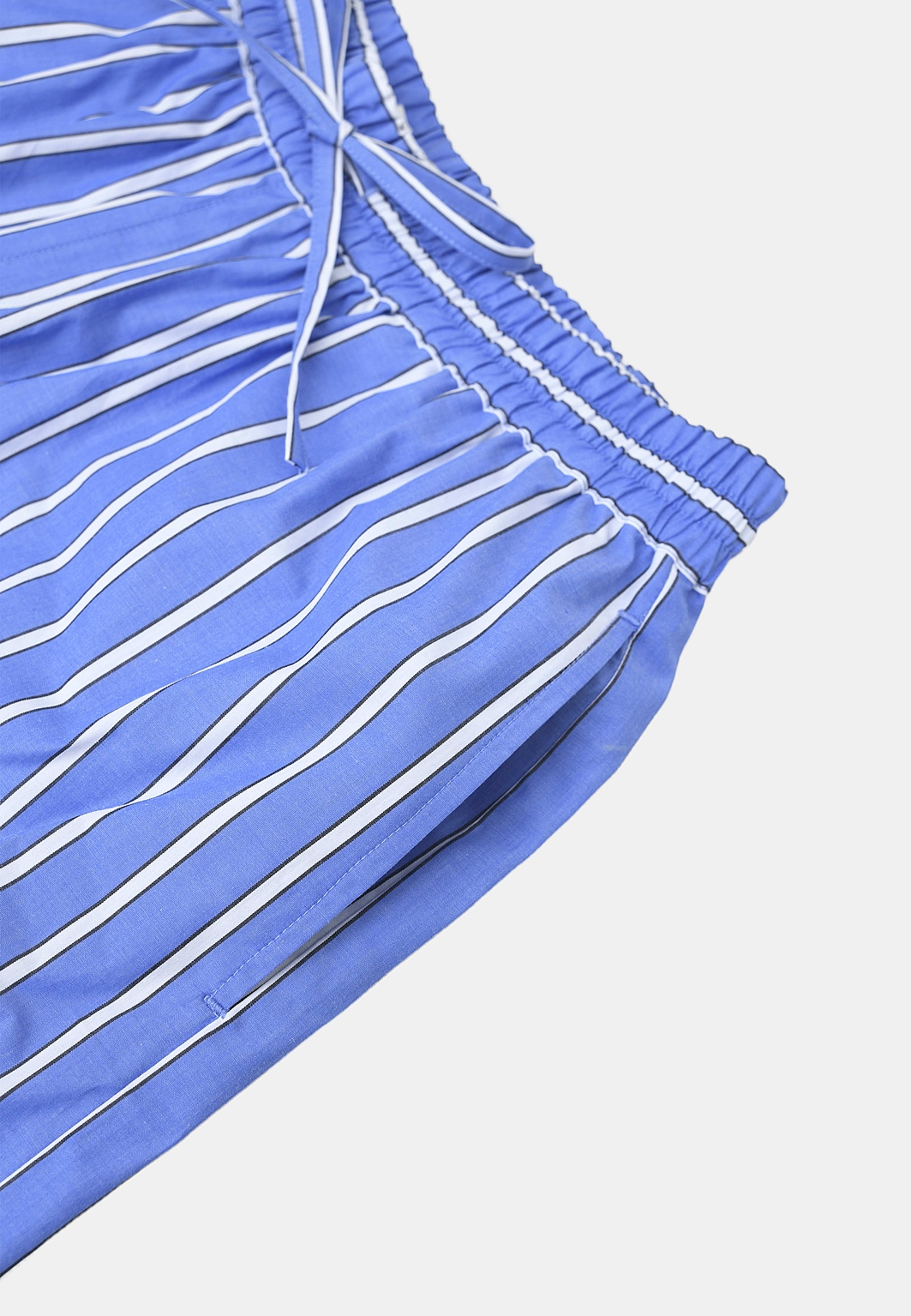 Bomullsshorts MELIKE, från Carin Wester, i färgen Mid Blue Stripe. Klicka för att öppna bilden i stort format