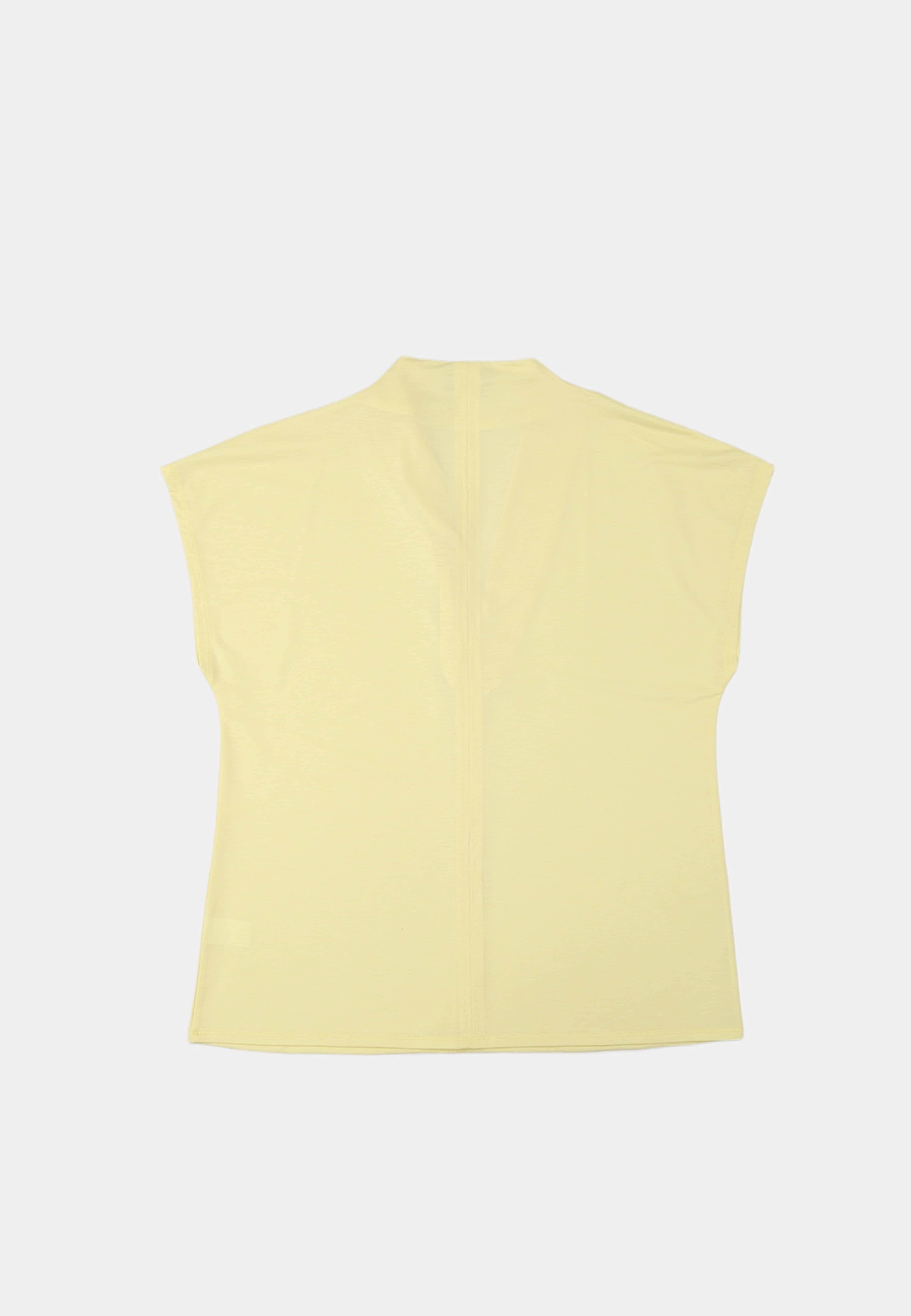 V-ringad topp MADISON, från Wera, i färgen Light Yellow. Klicka för att öppna bilden i stort format