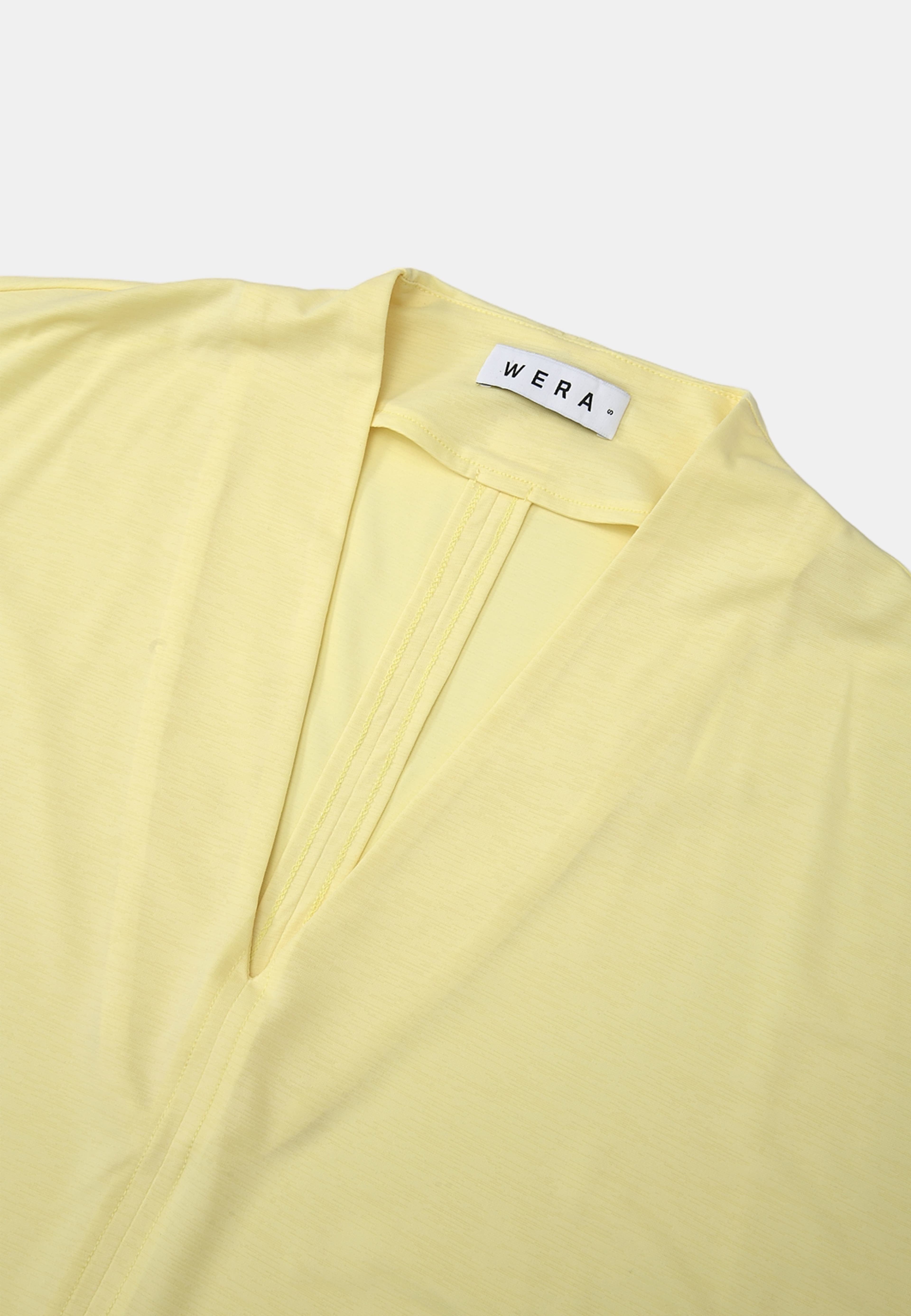 V-ringad topp MADISON, från Wera, i färgen Light Yellow. Klicka för att öppna bilden i stort format