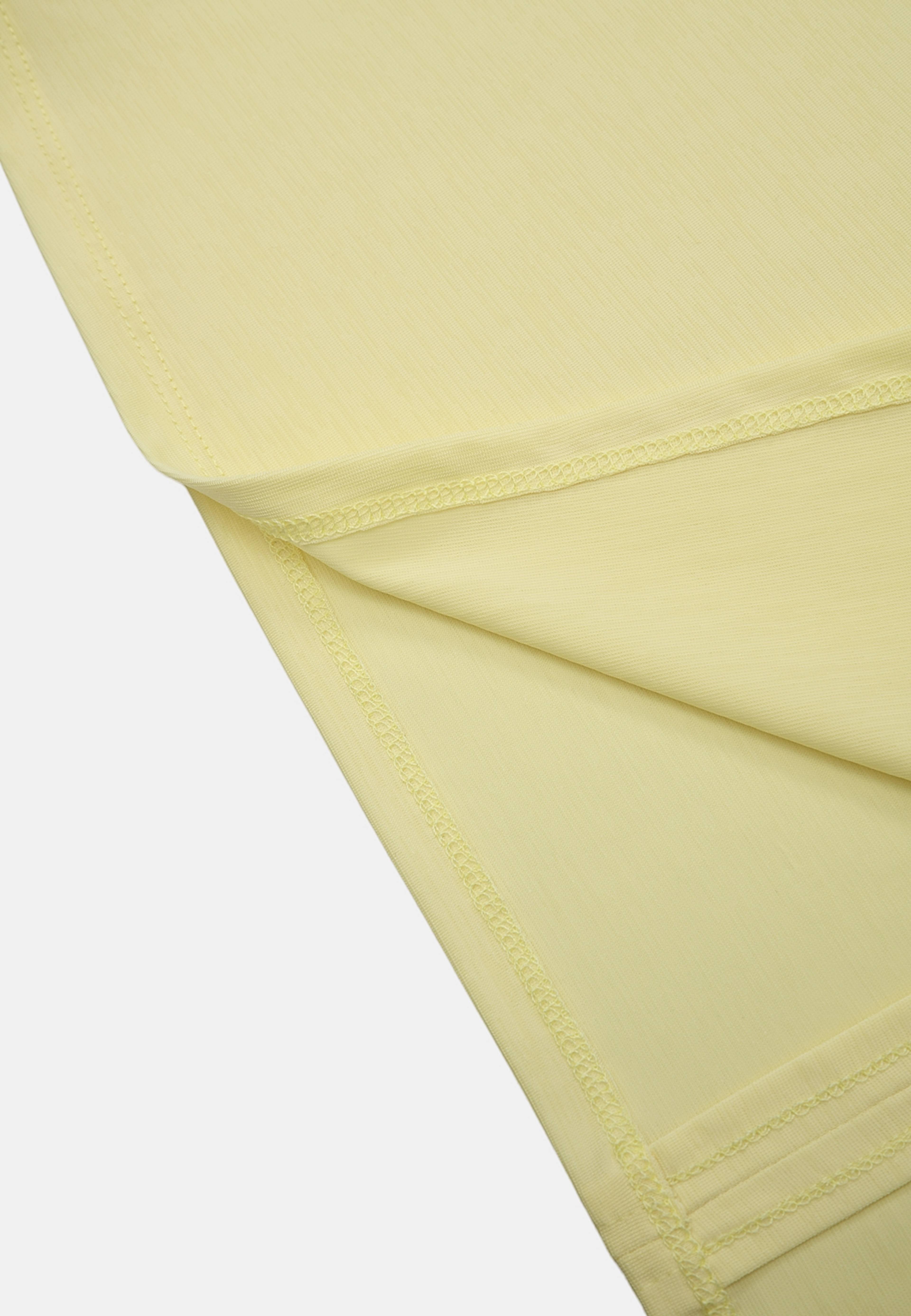 V-ringad topp MADISON, från Wera, i färgen Light Yellow. Klicka för att öppna bilden i stort format