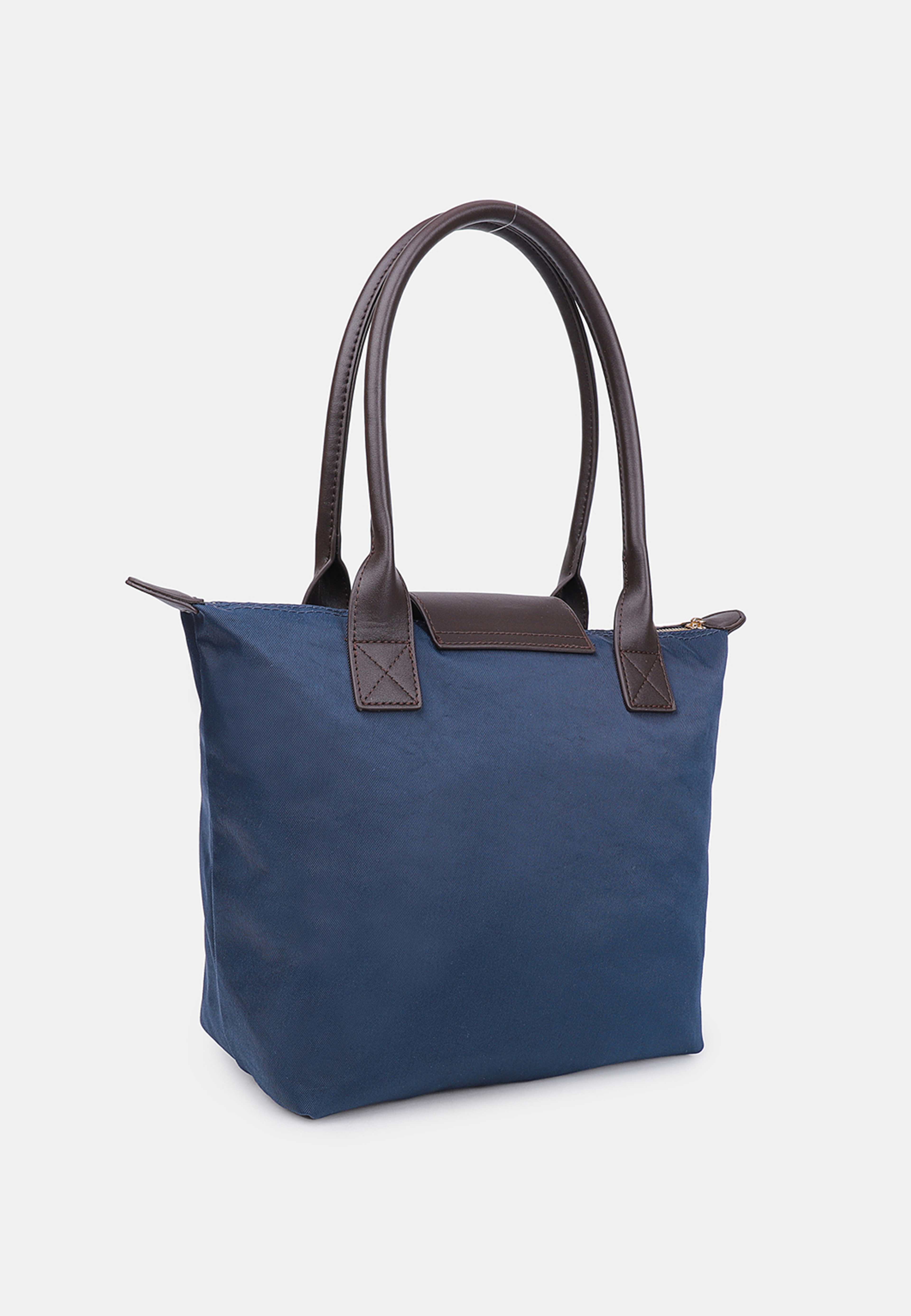 Axelväska MIMI, från Å WOMAN, i färgen Navy. Klicka för att öppna bilden i stort format