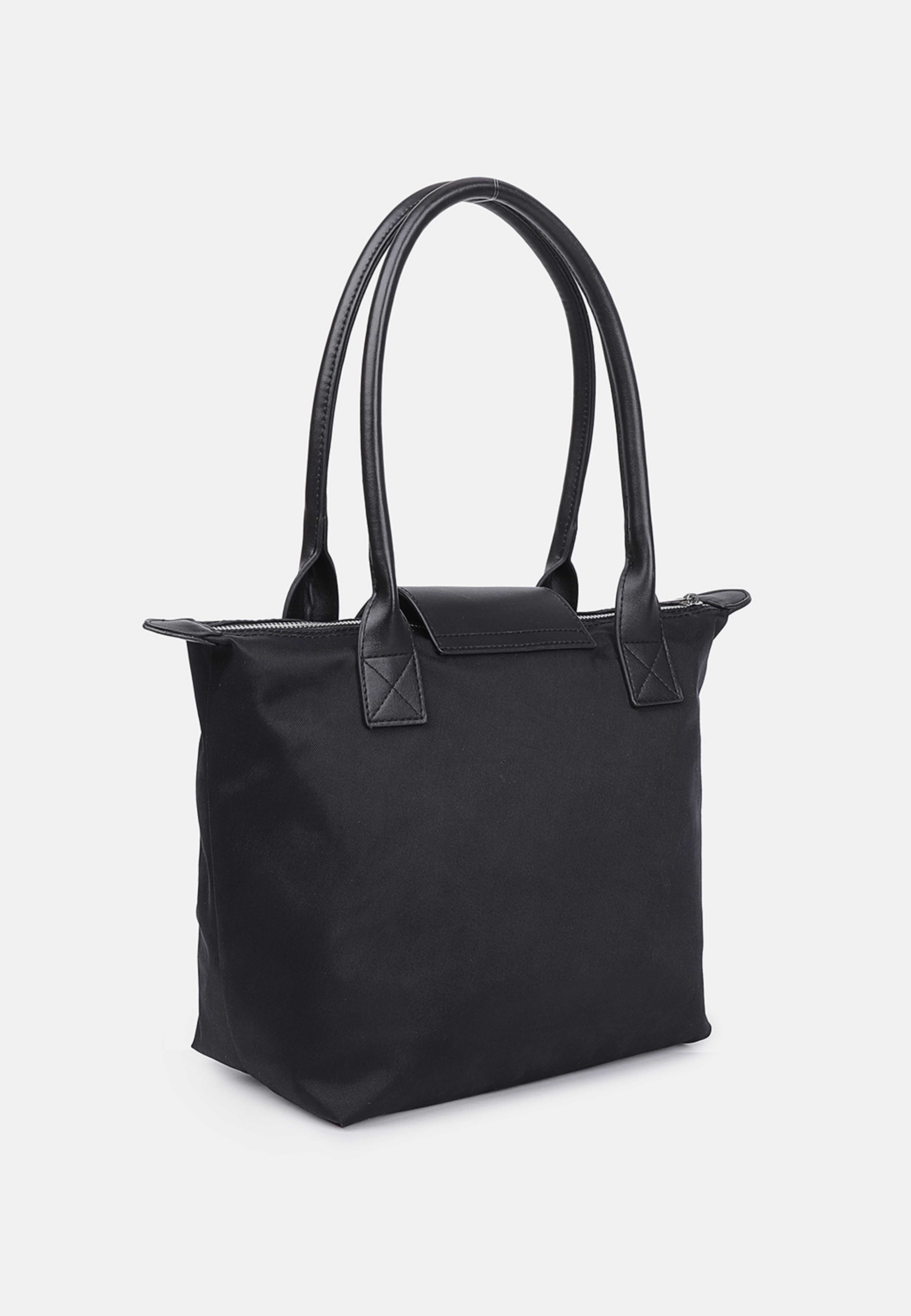 Axelväska MIMI, från Å WOMAN, i färgen Black. Klicka för att öppna bilden i stort format