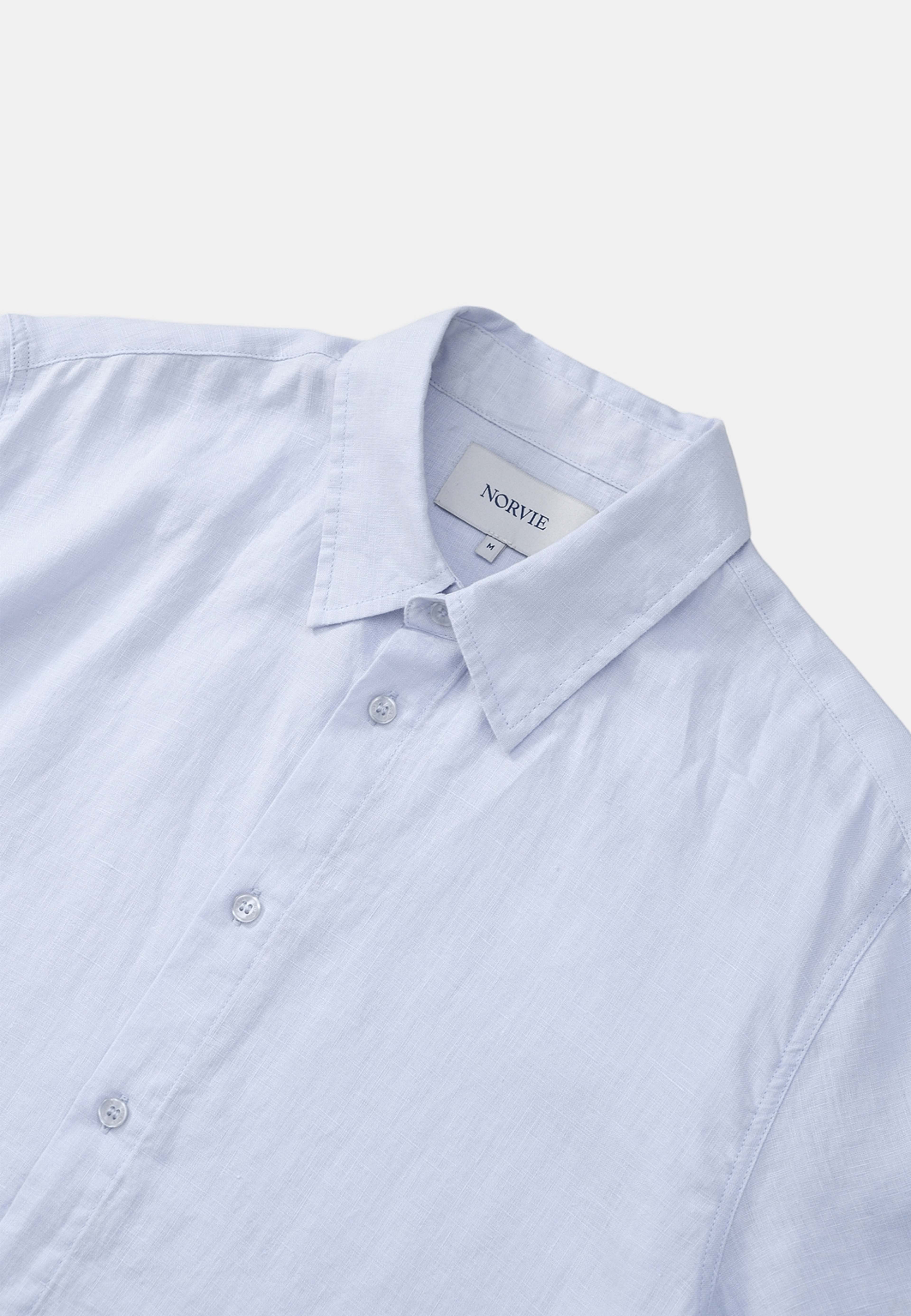 Kortärmad linneskjorta GUNNAR, från NORVIE, i färgen Light Blue. Klicka för att öppna bilden i stort format