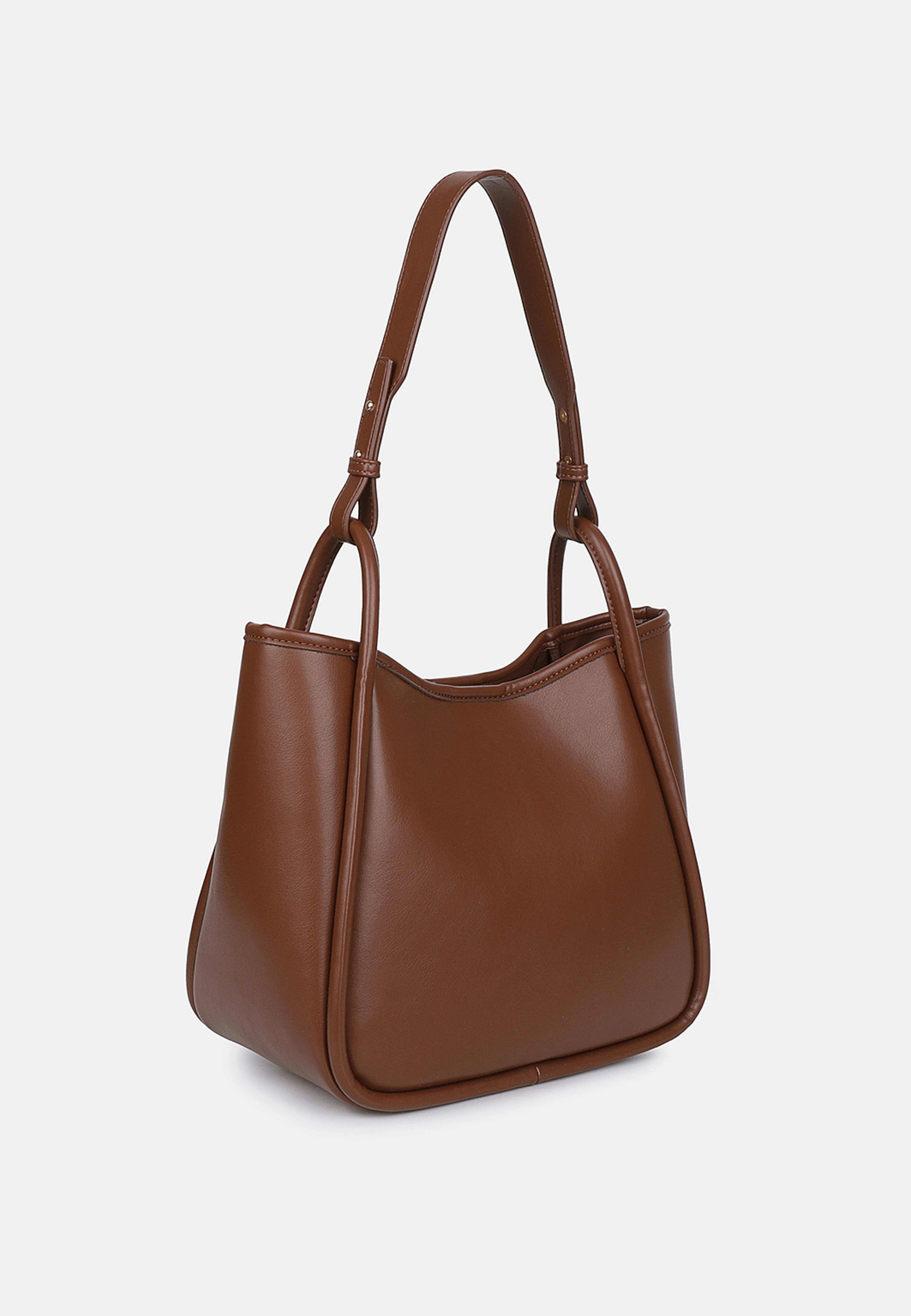 Toteväska GILLIAN, från Å WOMAN, i färgen Cognac. Klicka för att öppna bilden i stort format