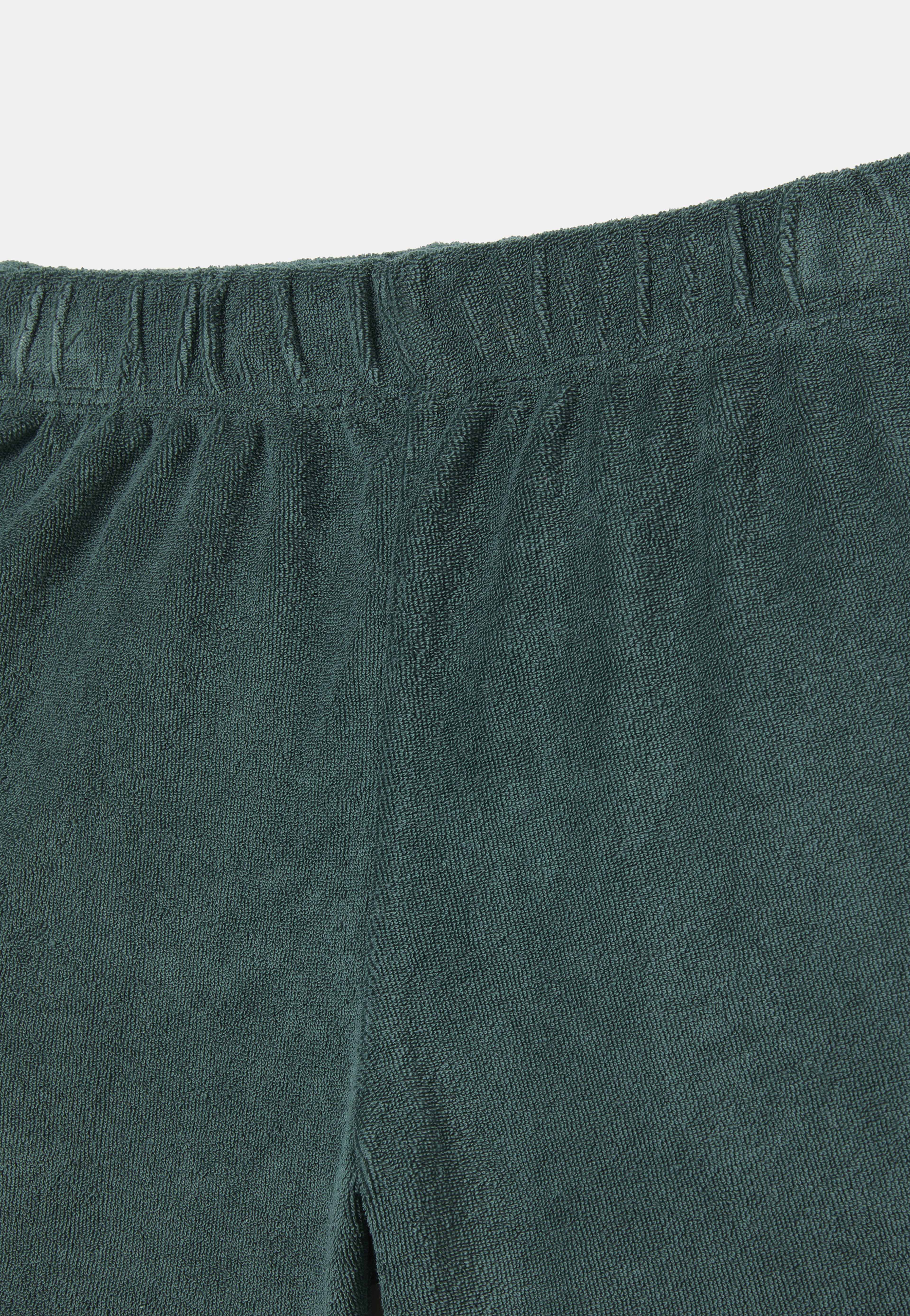 Shorts i frotté HANNES, från RIKIKI, i färgen Green. Klicka för att öppna bilden i stort format