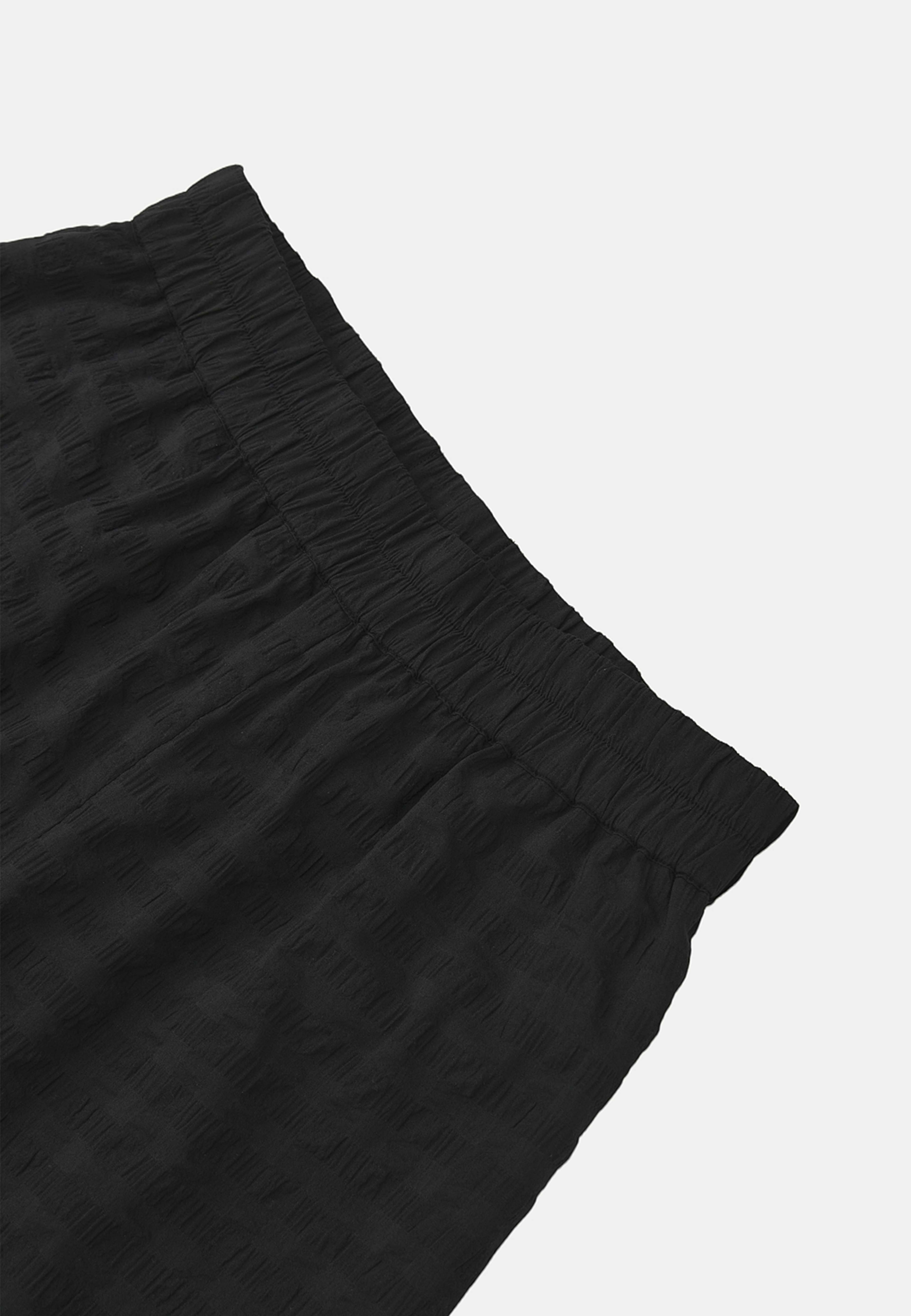 Croppade byxor MAGNOLIA, från Carin Wester, i färgen Black. Klicka för att öppna bilden i stort format