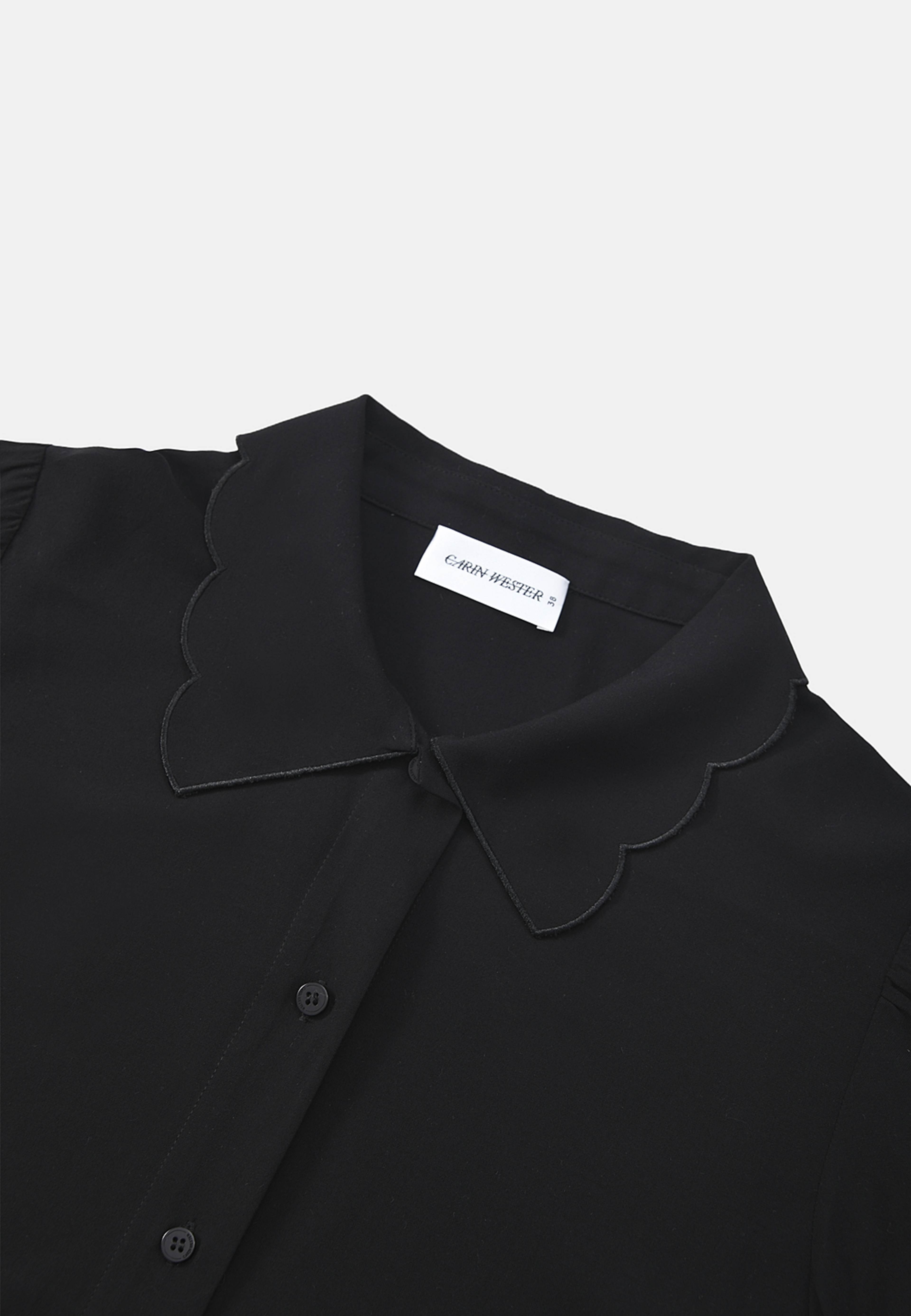 Blus AIRA, från Carin Wester, i färgen Black. Klicka för att öppna bilden i stort format