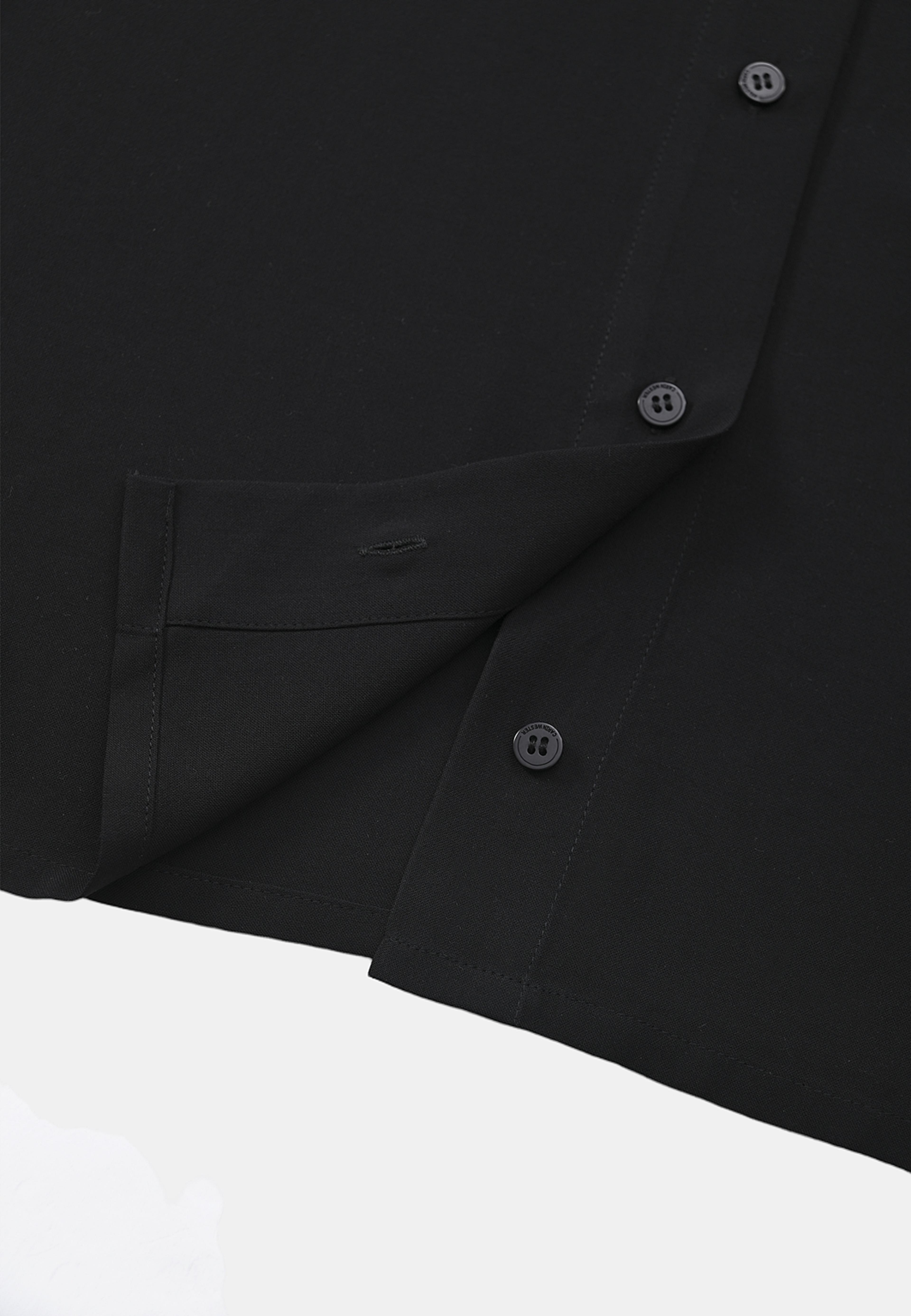 Blus AIRA, från Carin Wester, i färgen Black. Klicka för att öppna bilden i stort format