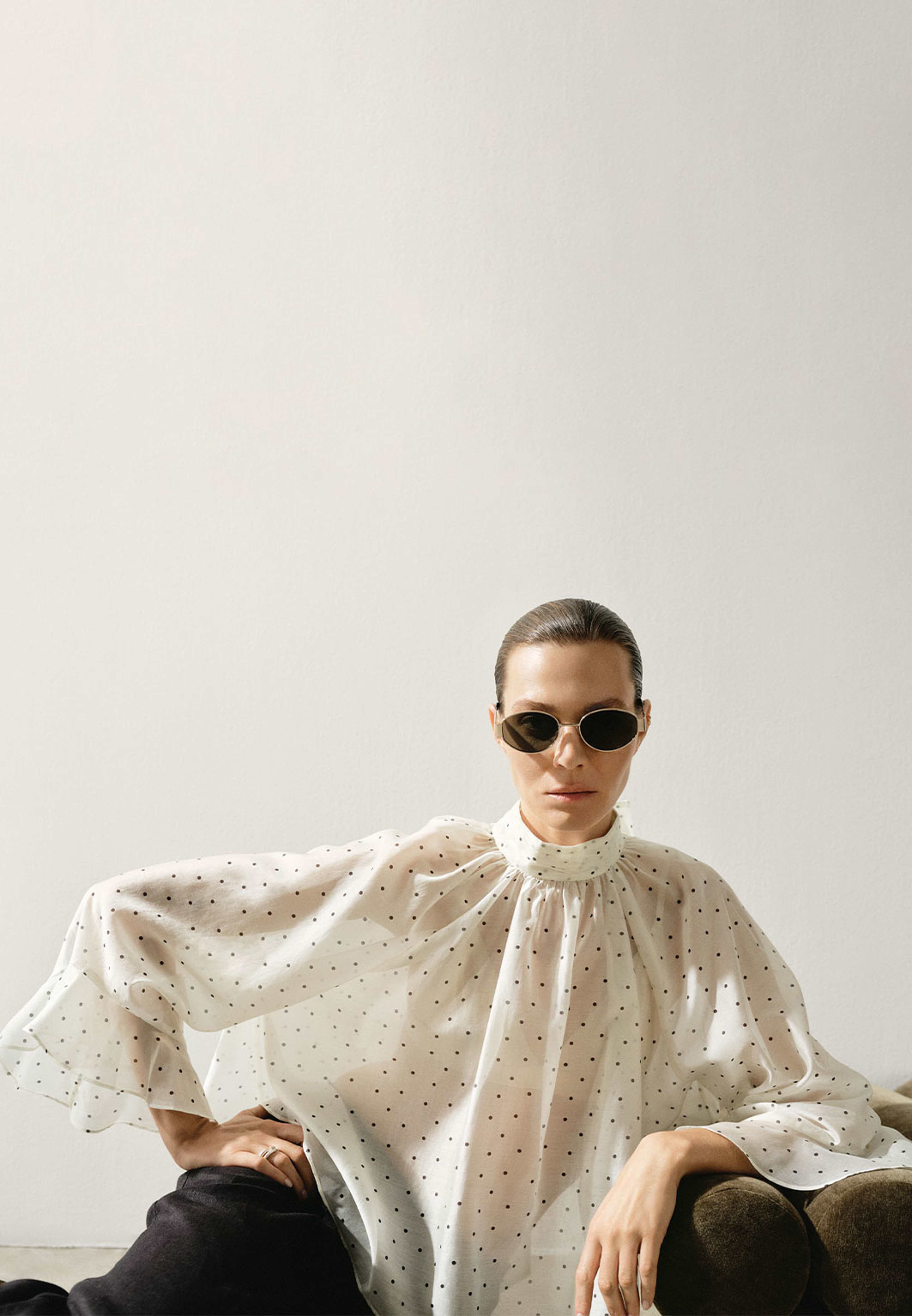 Blus i tencel POIS, från Wera, i färgen Dots. Klicka för att öppna bilden i stort format