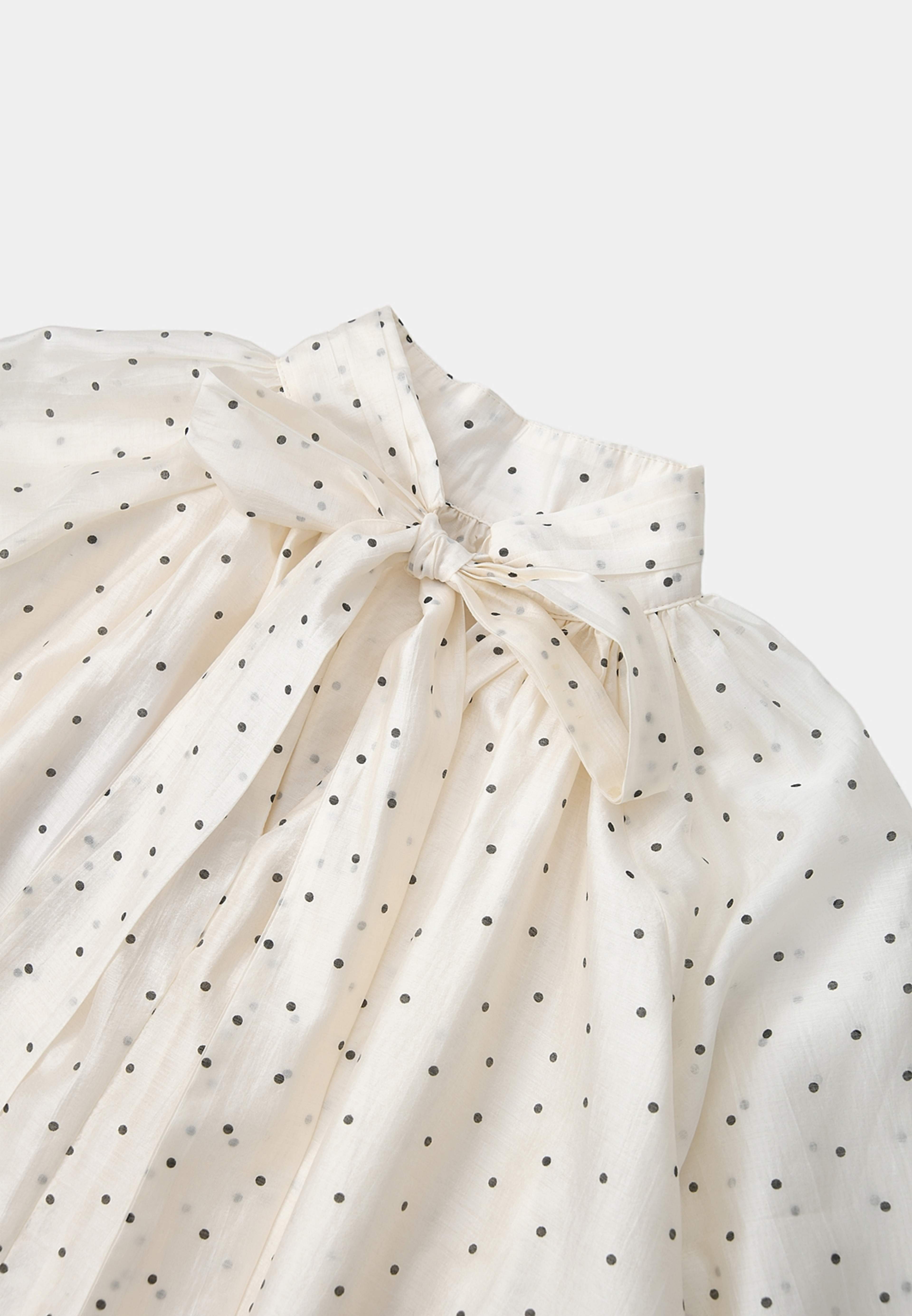 Blus i tencel POIS, från Wera, i färgen Dots. Klicka för att öppna bilden i stort format