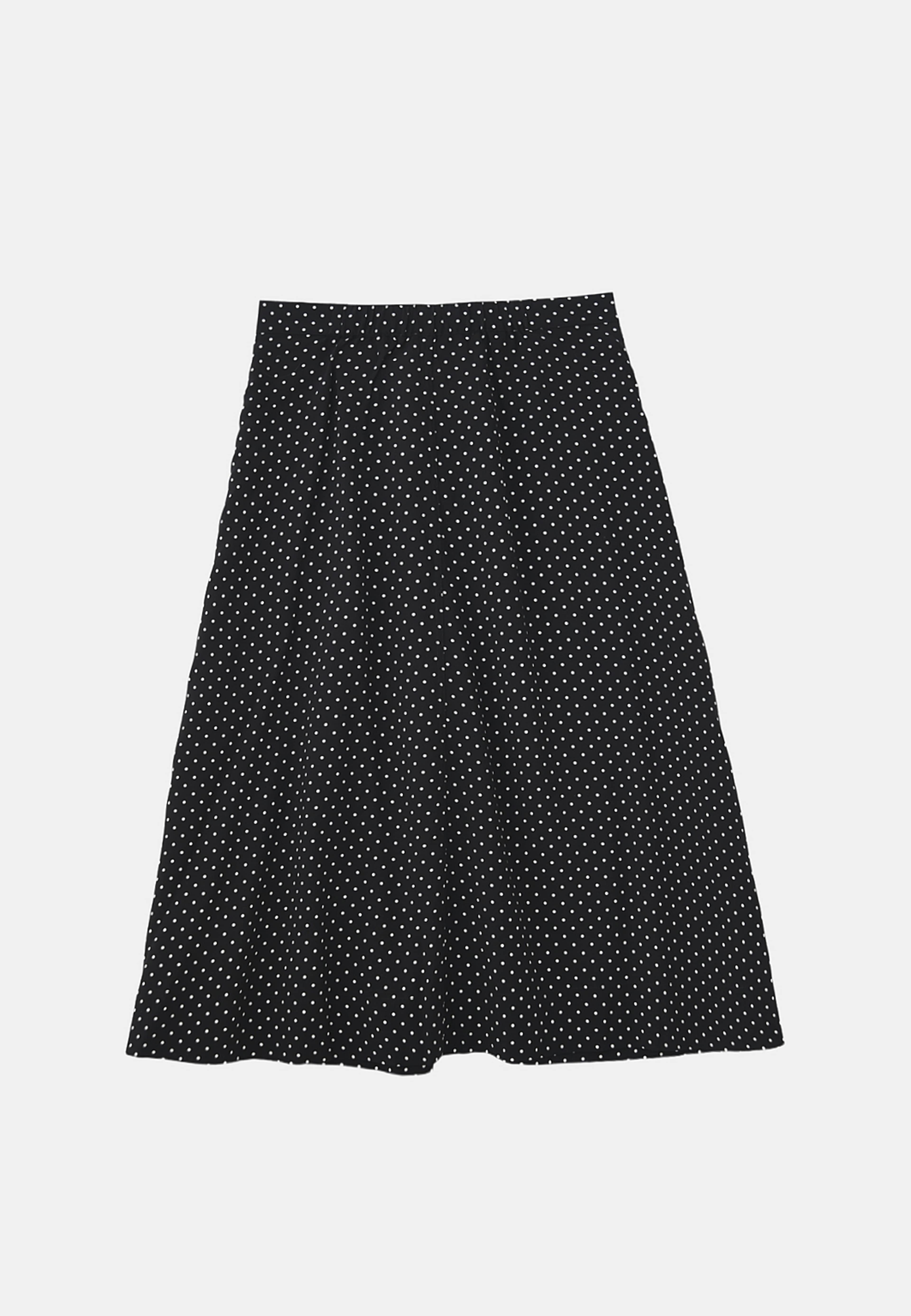 Viskoskjol SHERIN, från Carin Wester, i färgen Dot Aop Black. Klicka för att öppna bilden i stort format