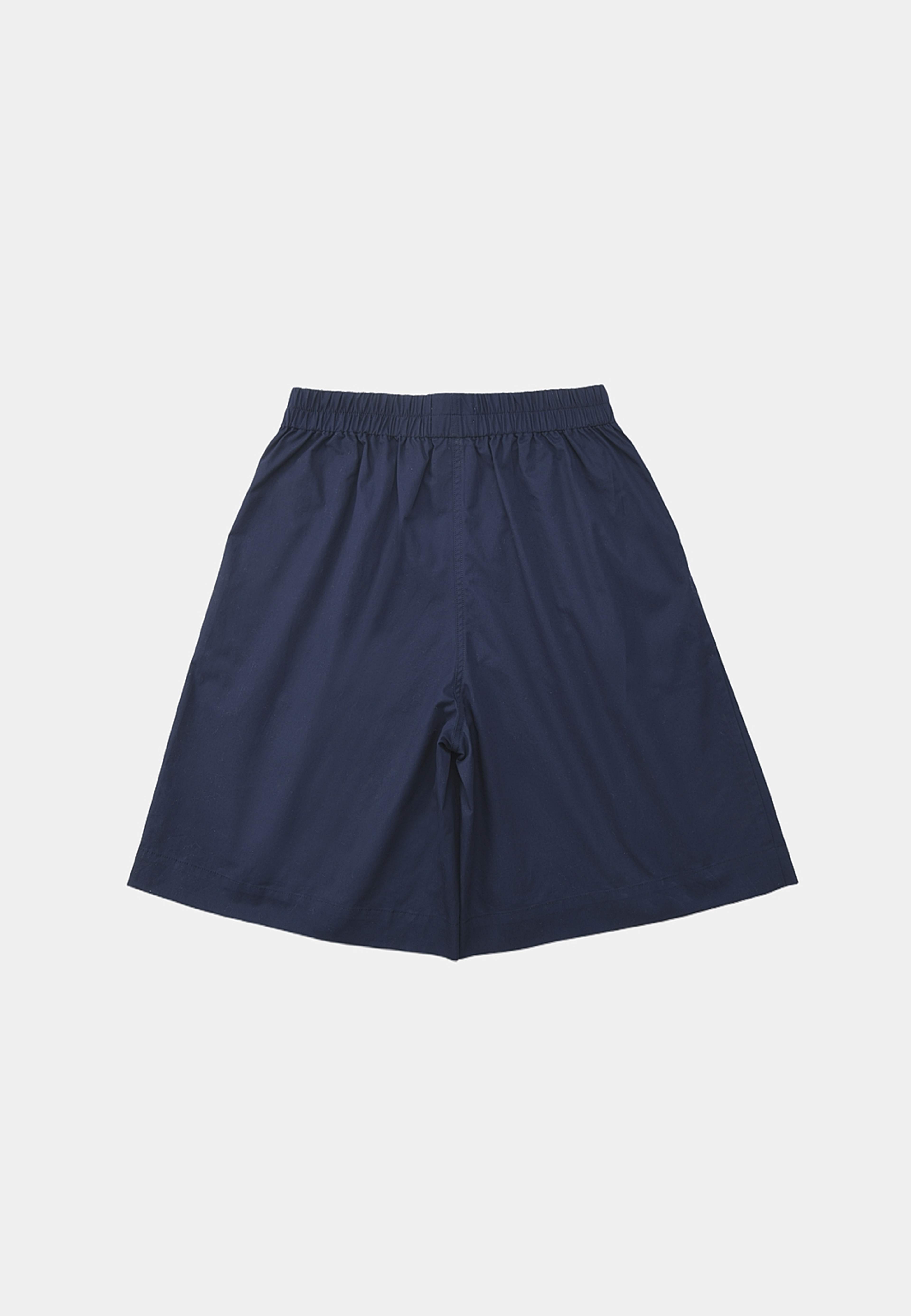 Bomullsshorts MABEL, från Carin Wester, i färgen Dark Navy. Klicka för att öppna bilden i stort format