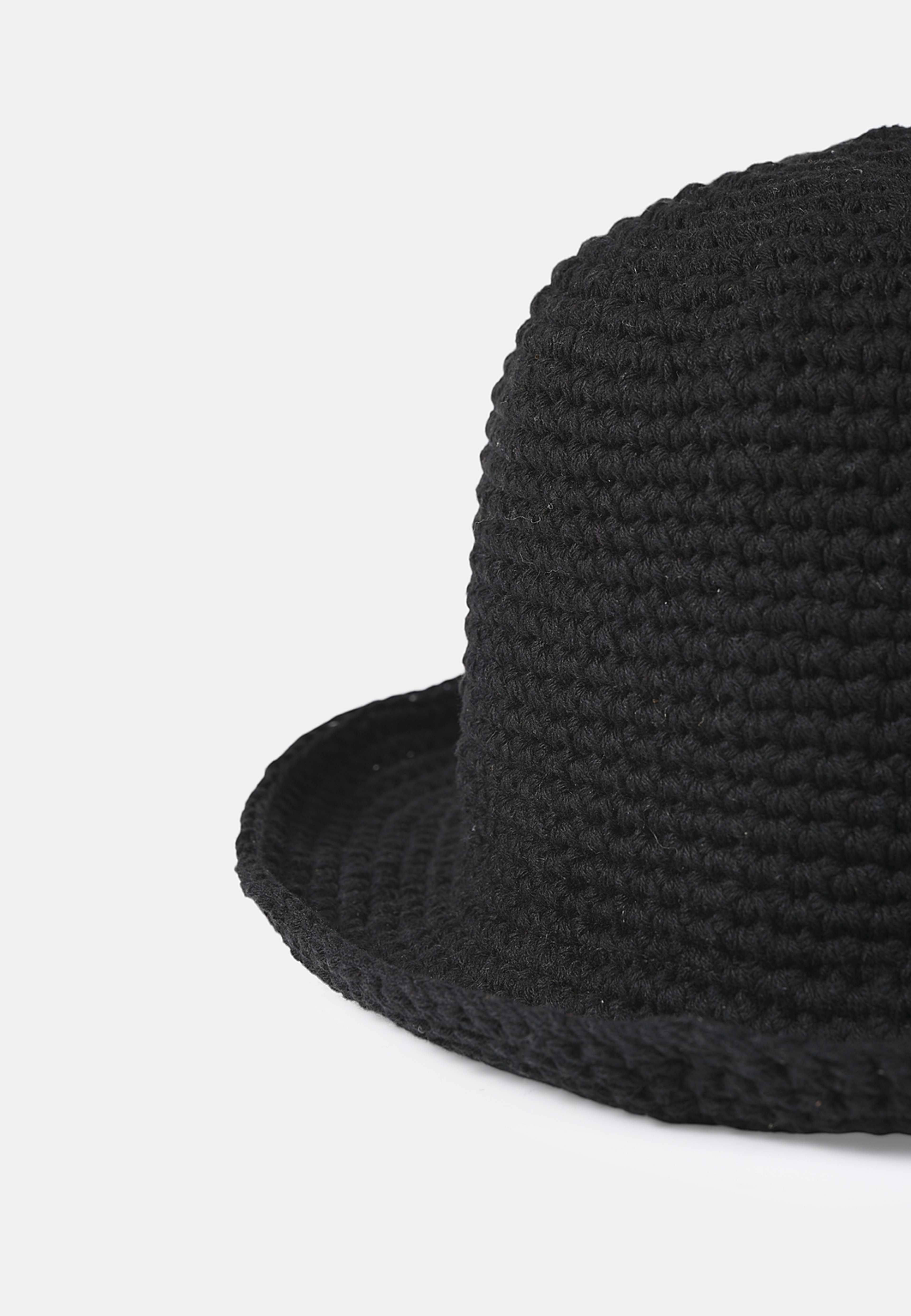 Virkad hatt ESTELLE, från Å WOMAN, i färgen Black. Klicka för att öppna bilden i stort format